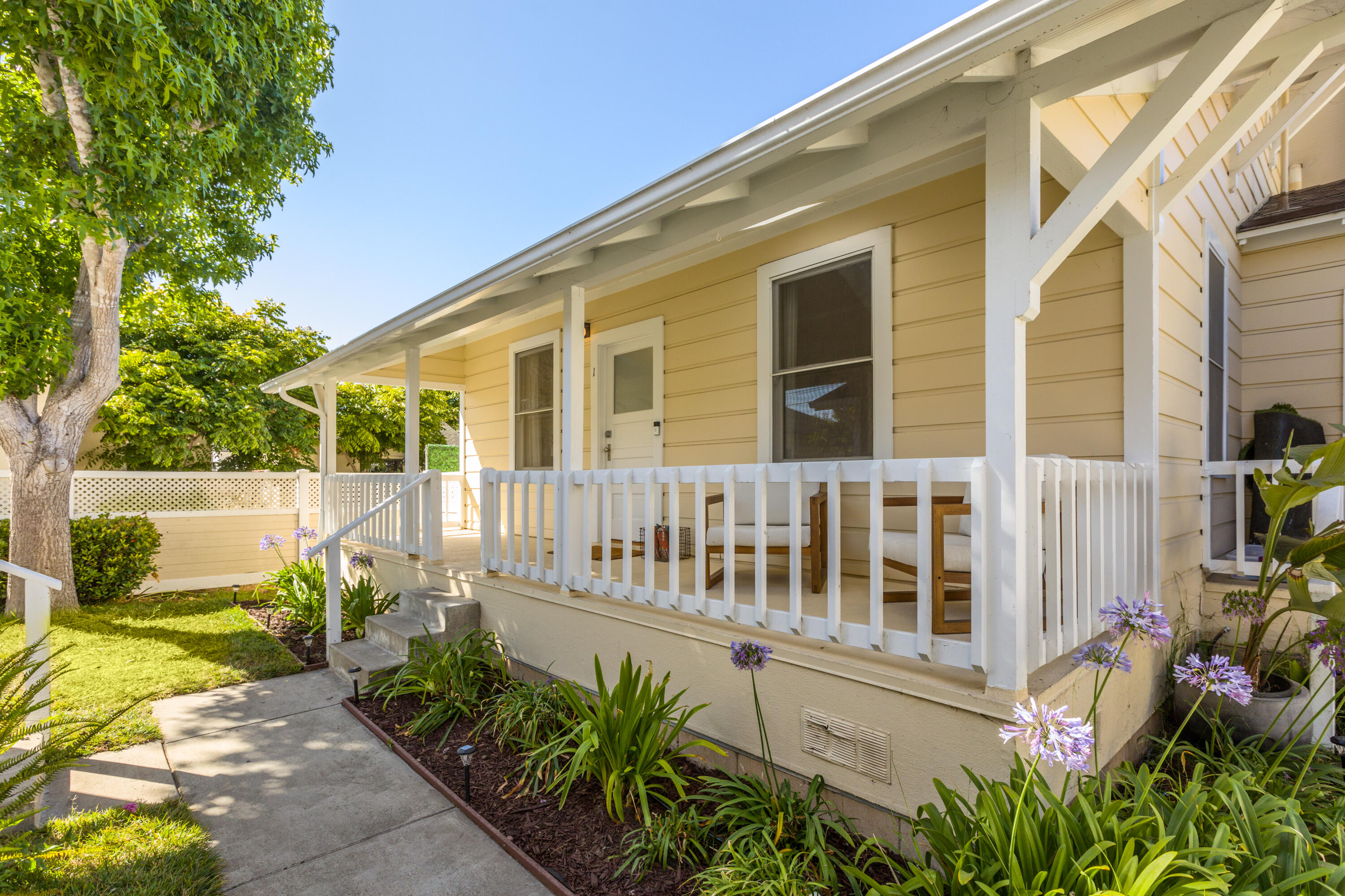 4831 8th Street, 1