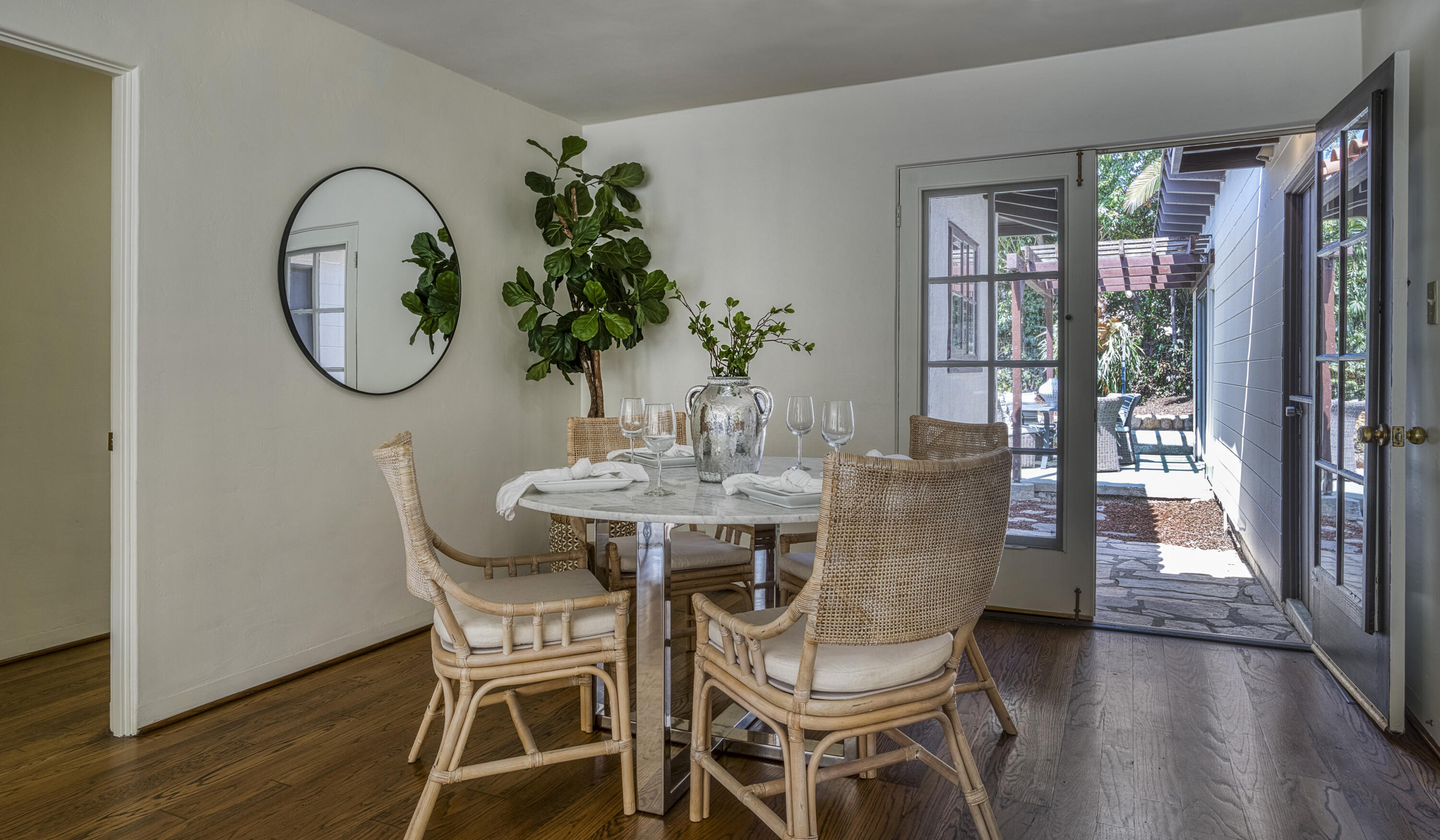1221 Diana Road