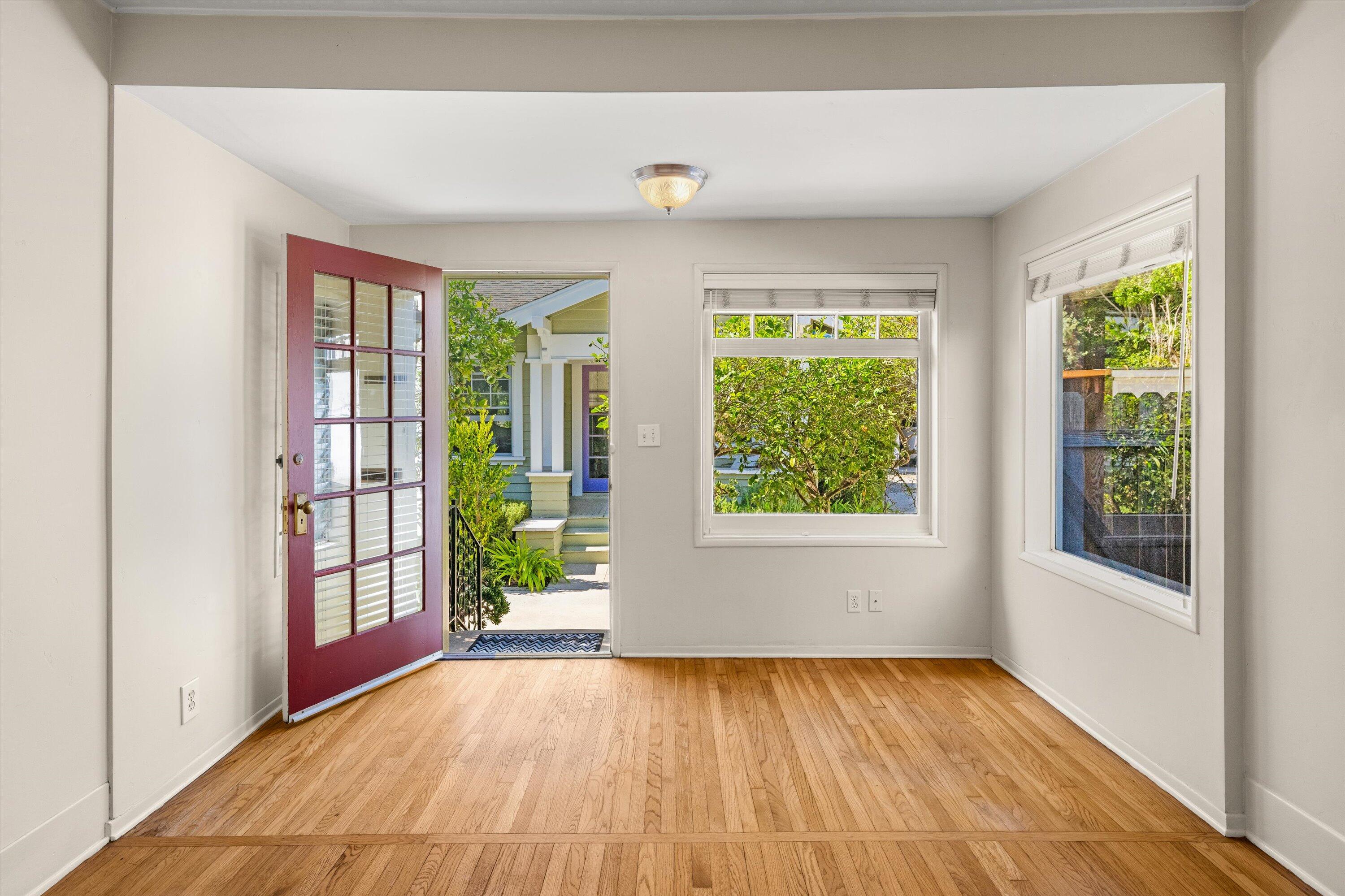 1620 De La Vina Street