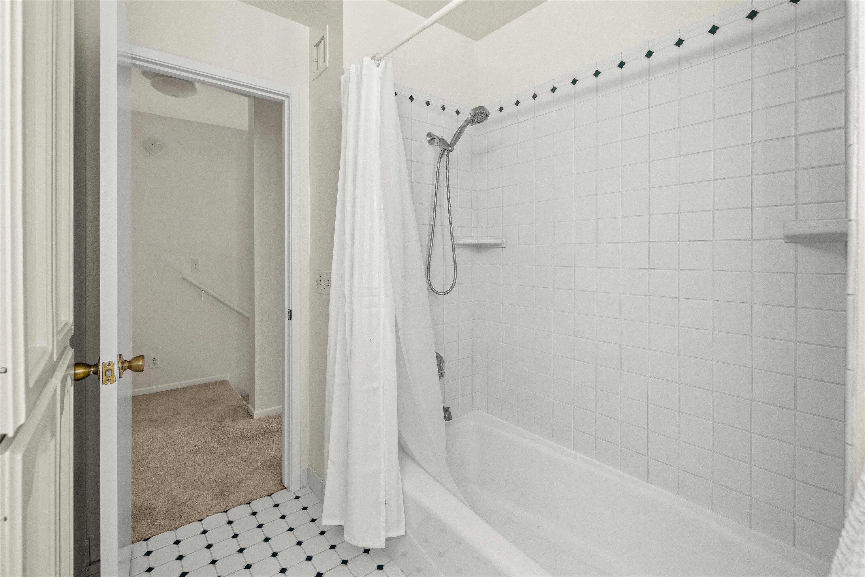 25 Ocean View Avenue, A2