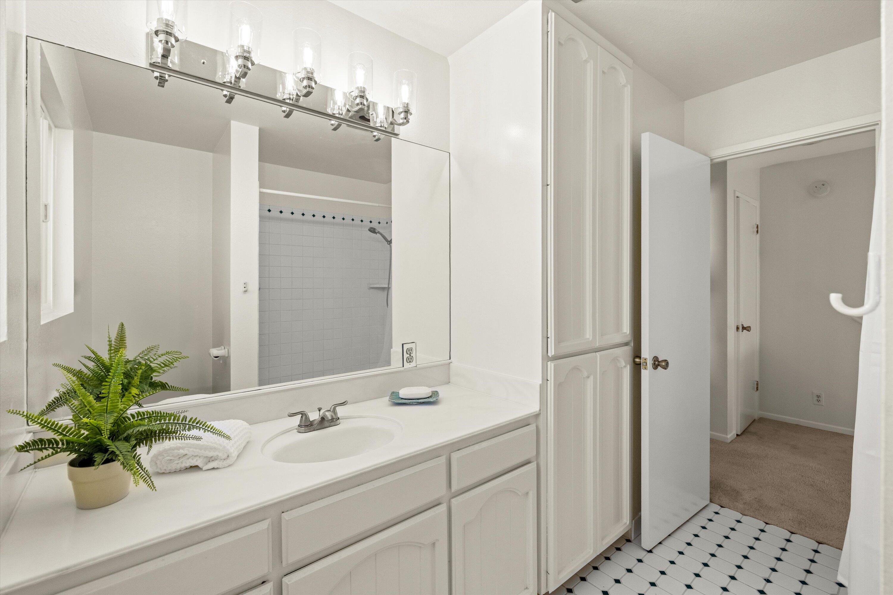 25 Ocean View Avenue, A2