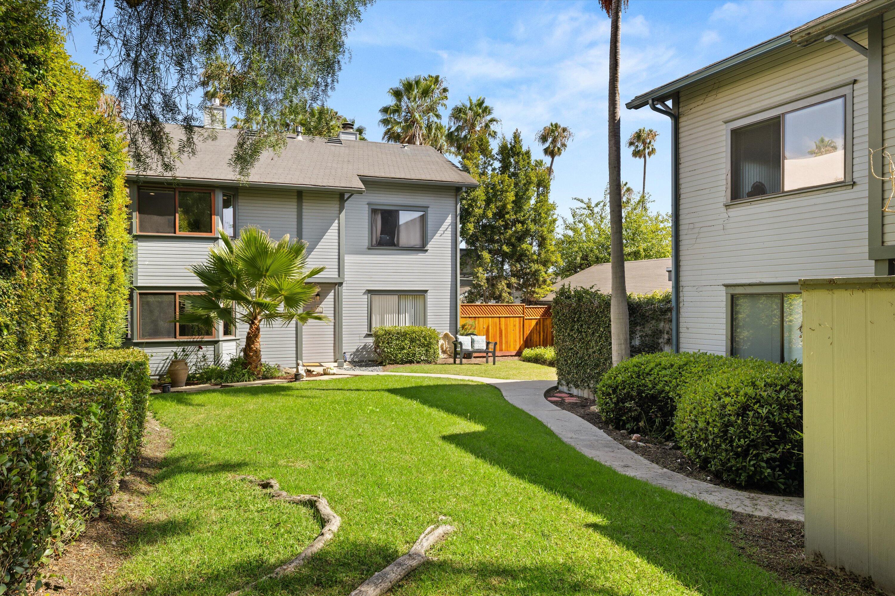 25 Ocean View Avenue, A2