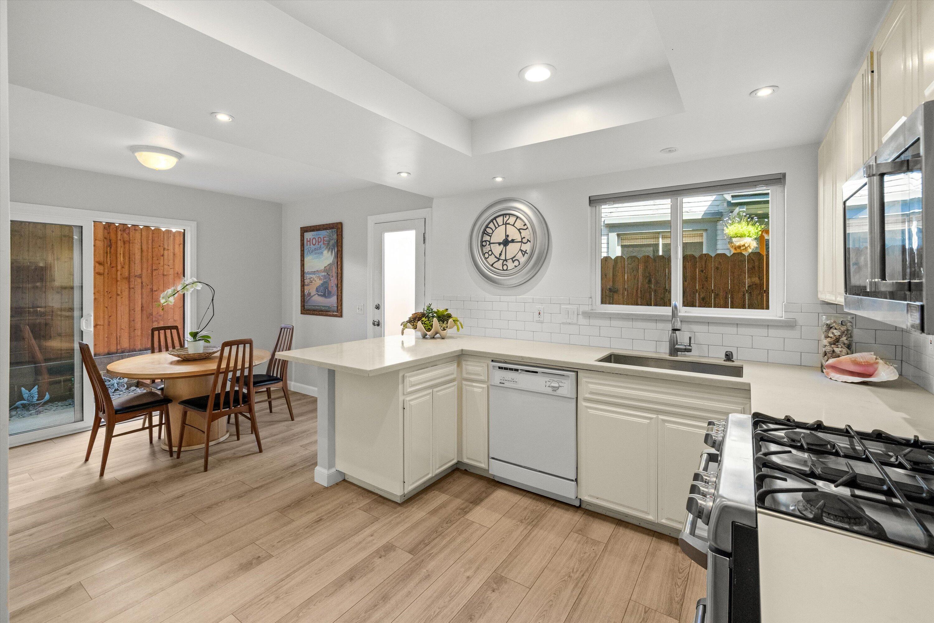 25 Ocean View Avenue, A2