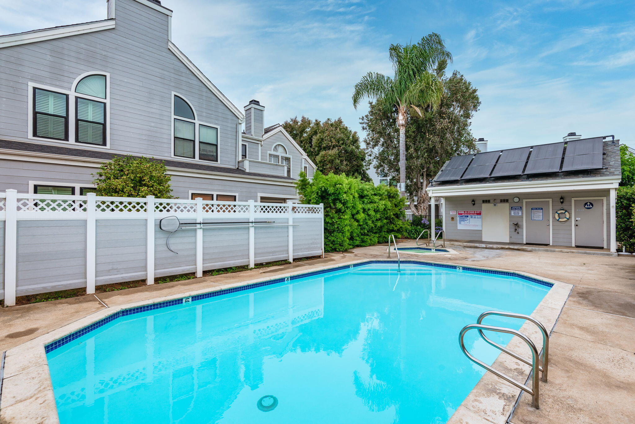 4525 Carpinteria Avenue Unit: A