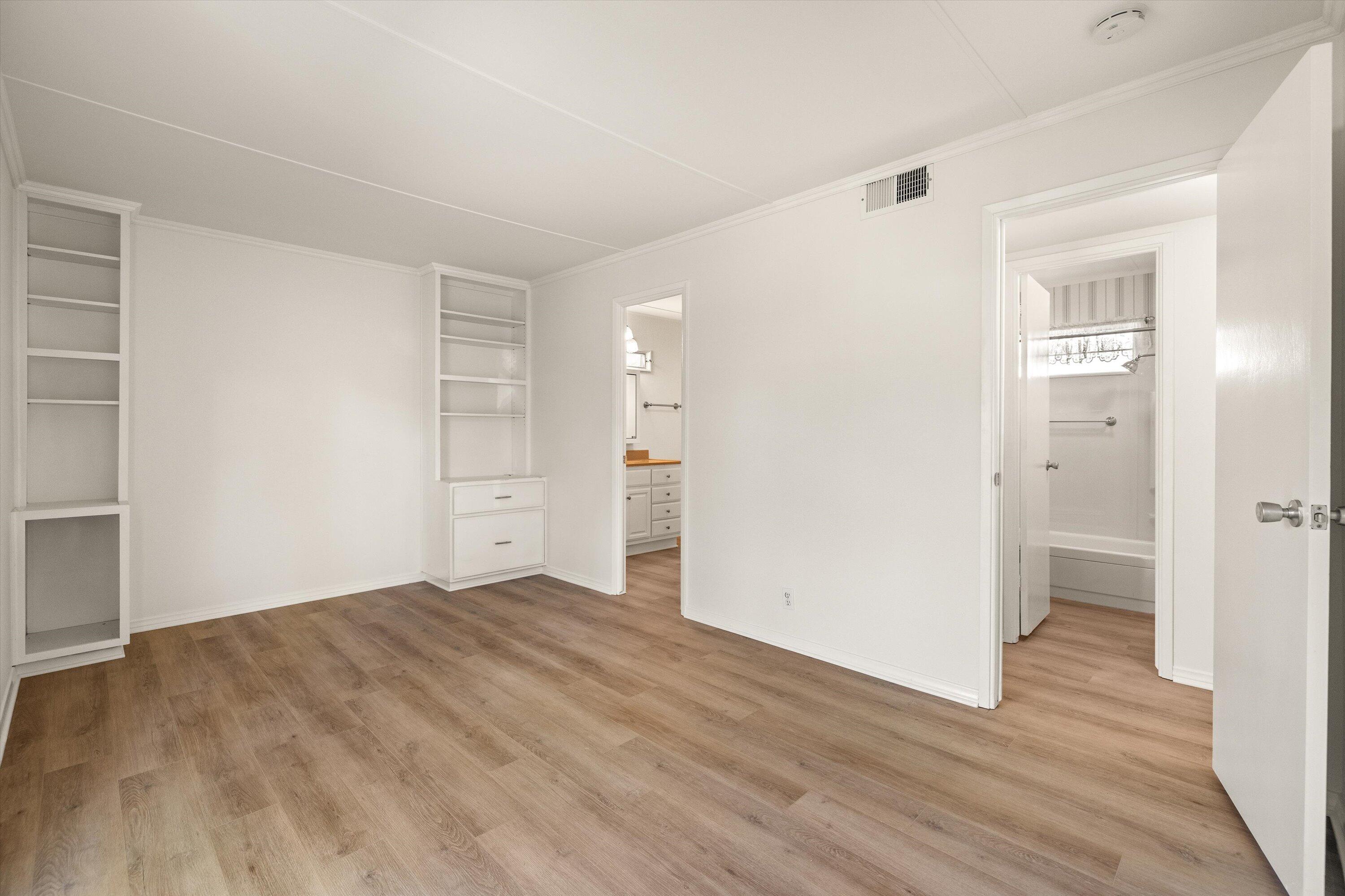 333 Old Mill Road, 332