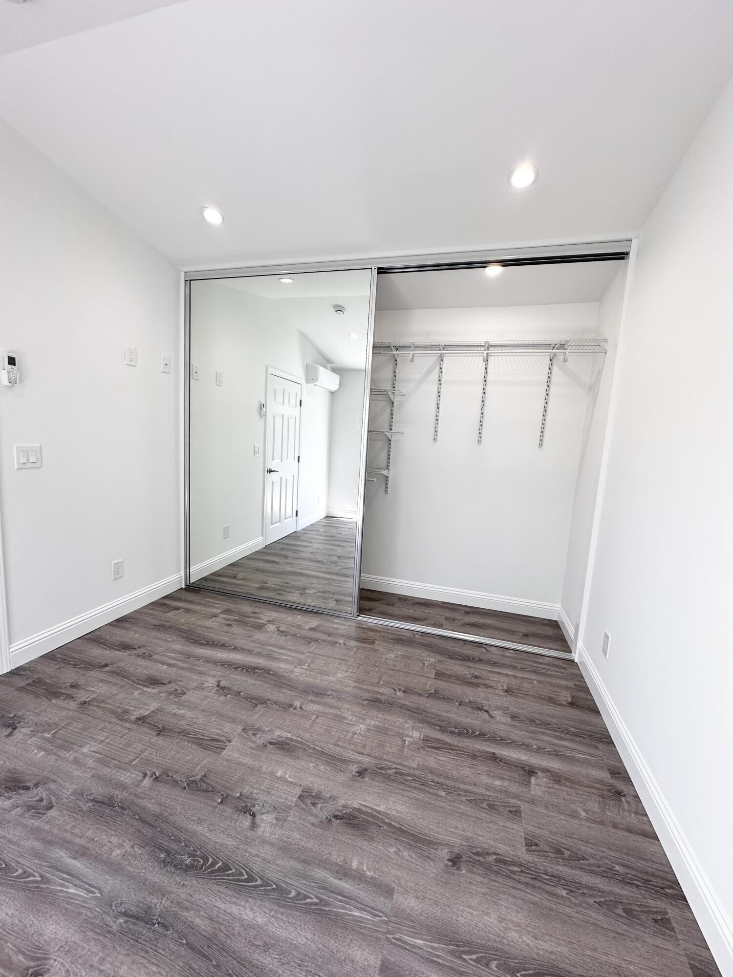 5073 San Vicente Drive, 101
