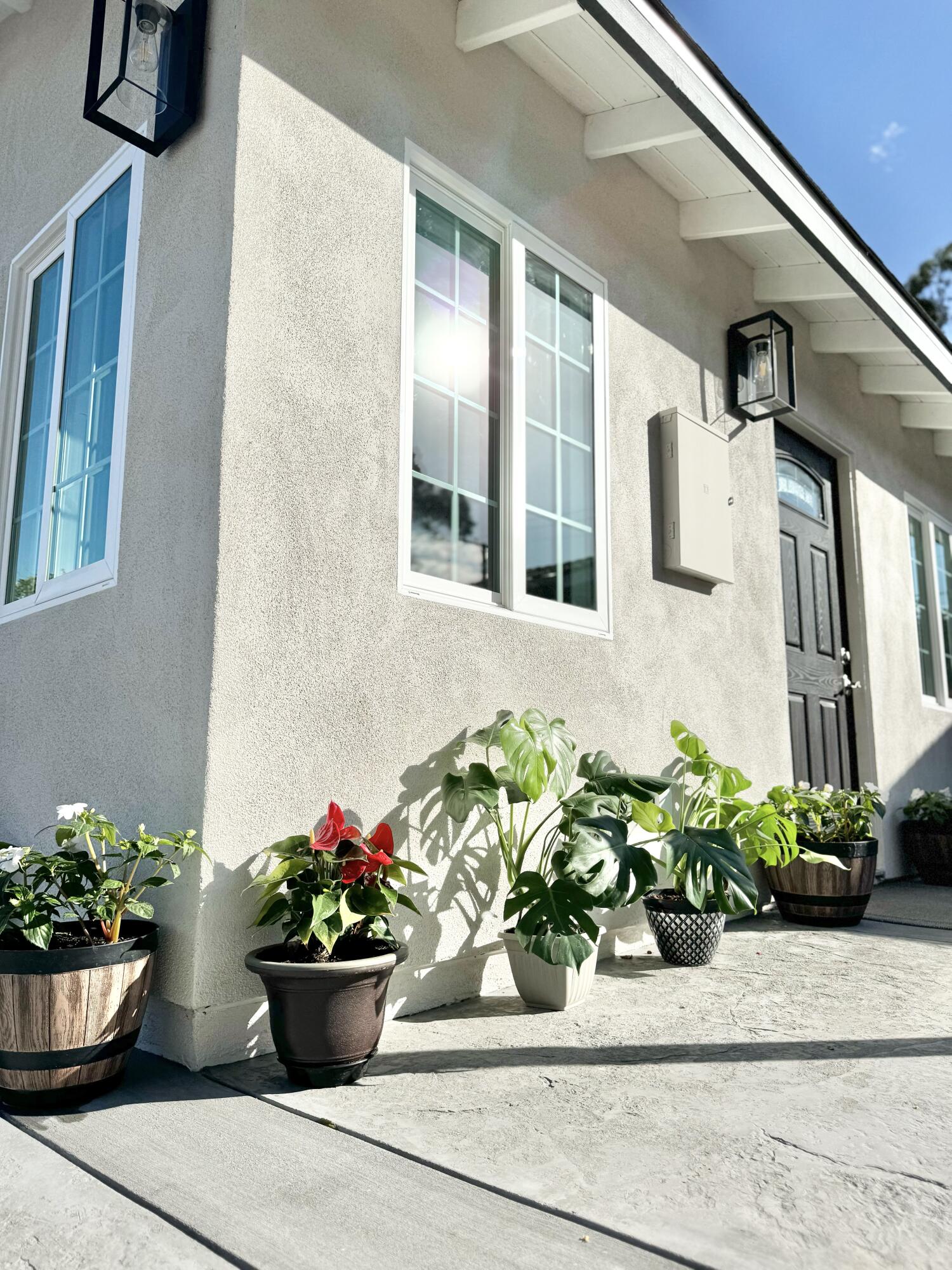 5073 San Vicente Drive, 101