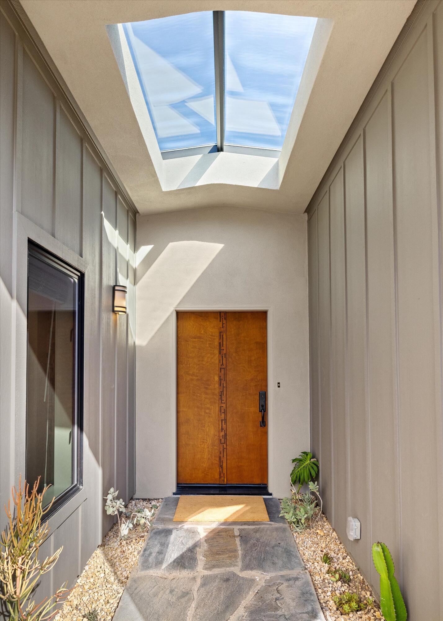 1297 Tunnel Road