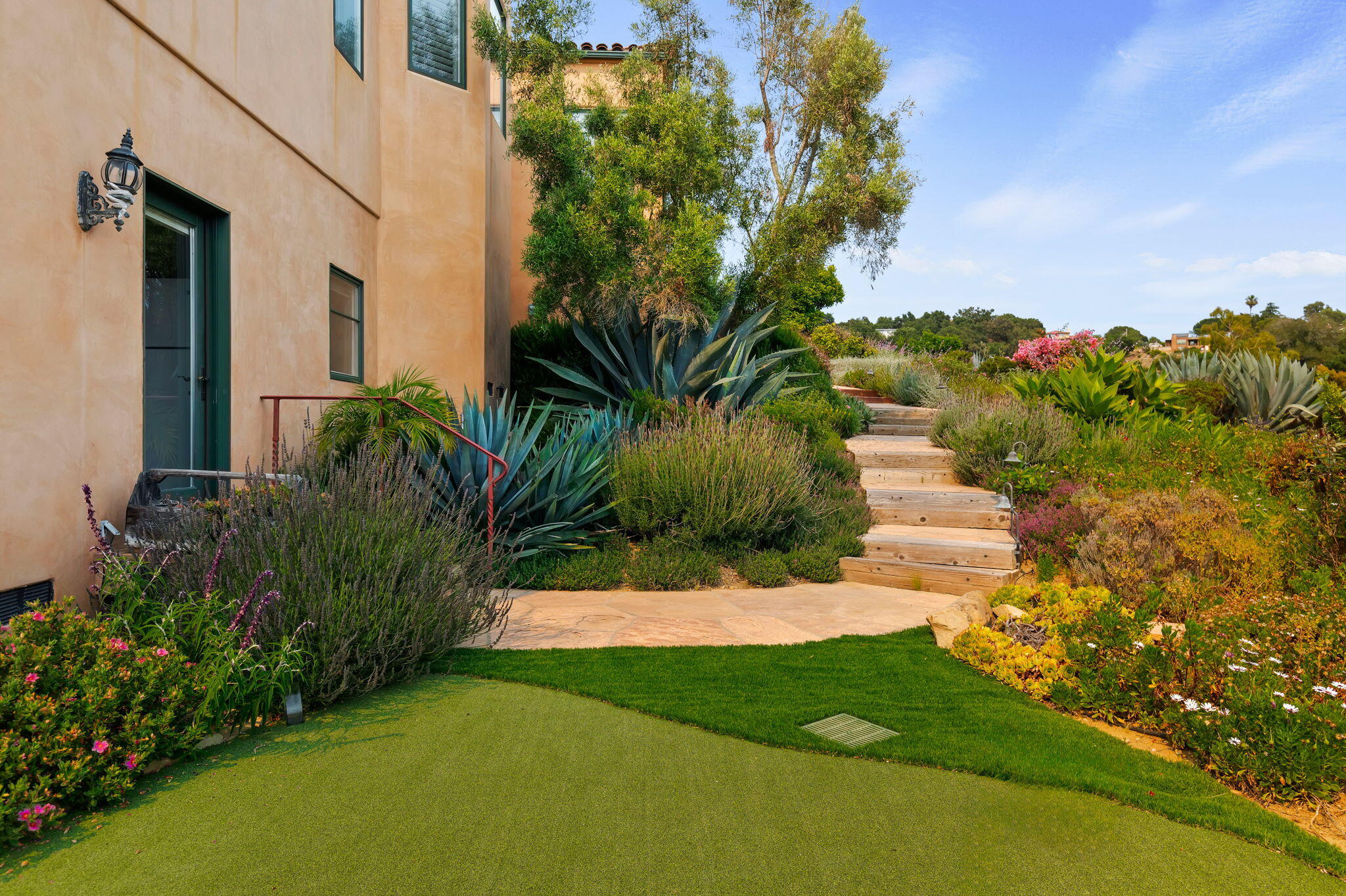2827 Palomino Ridge Lane