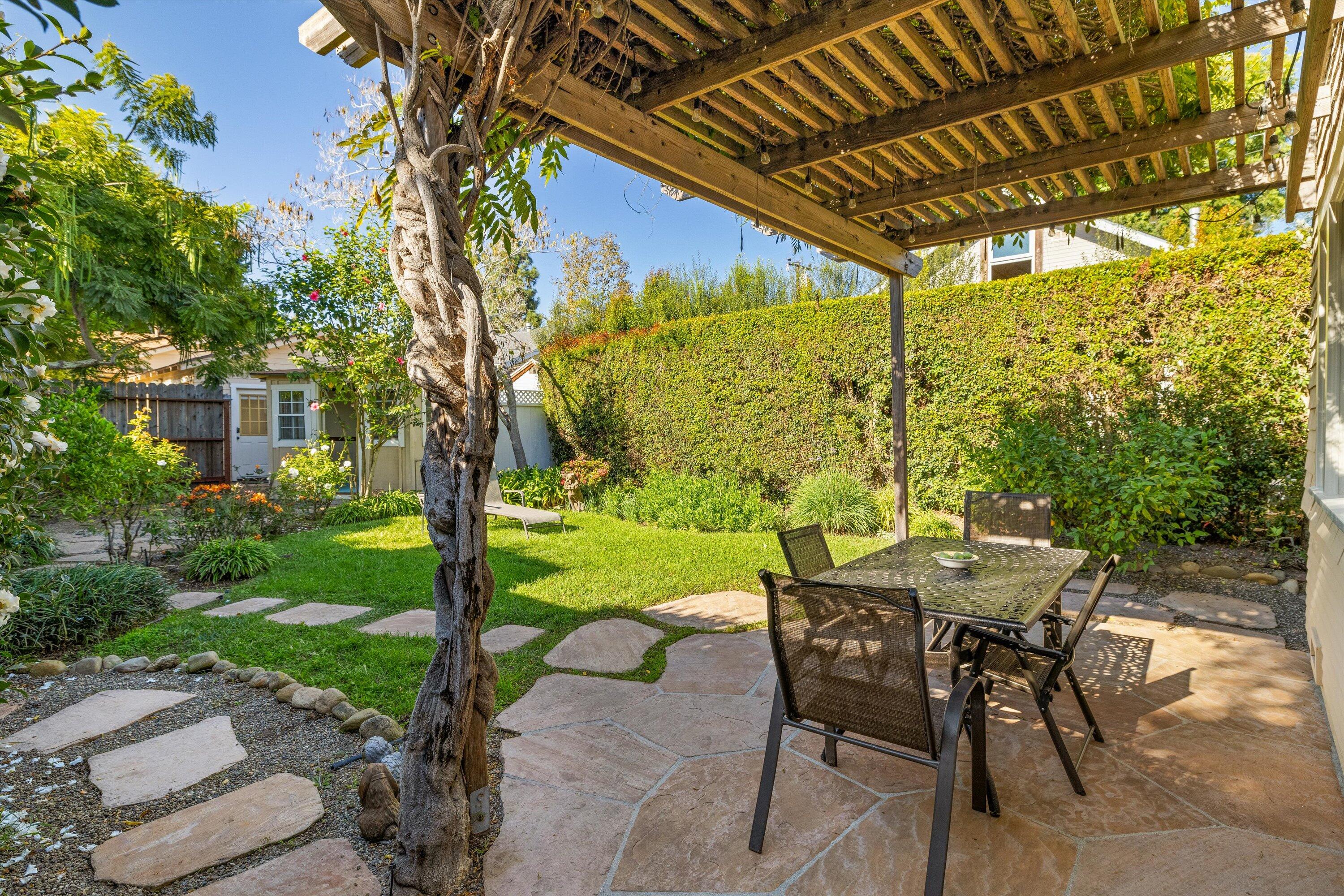 426 W Los Olivos Street