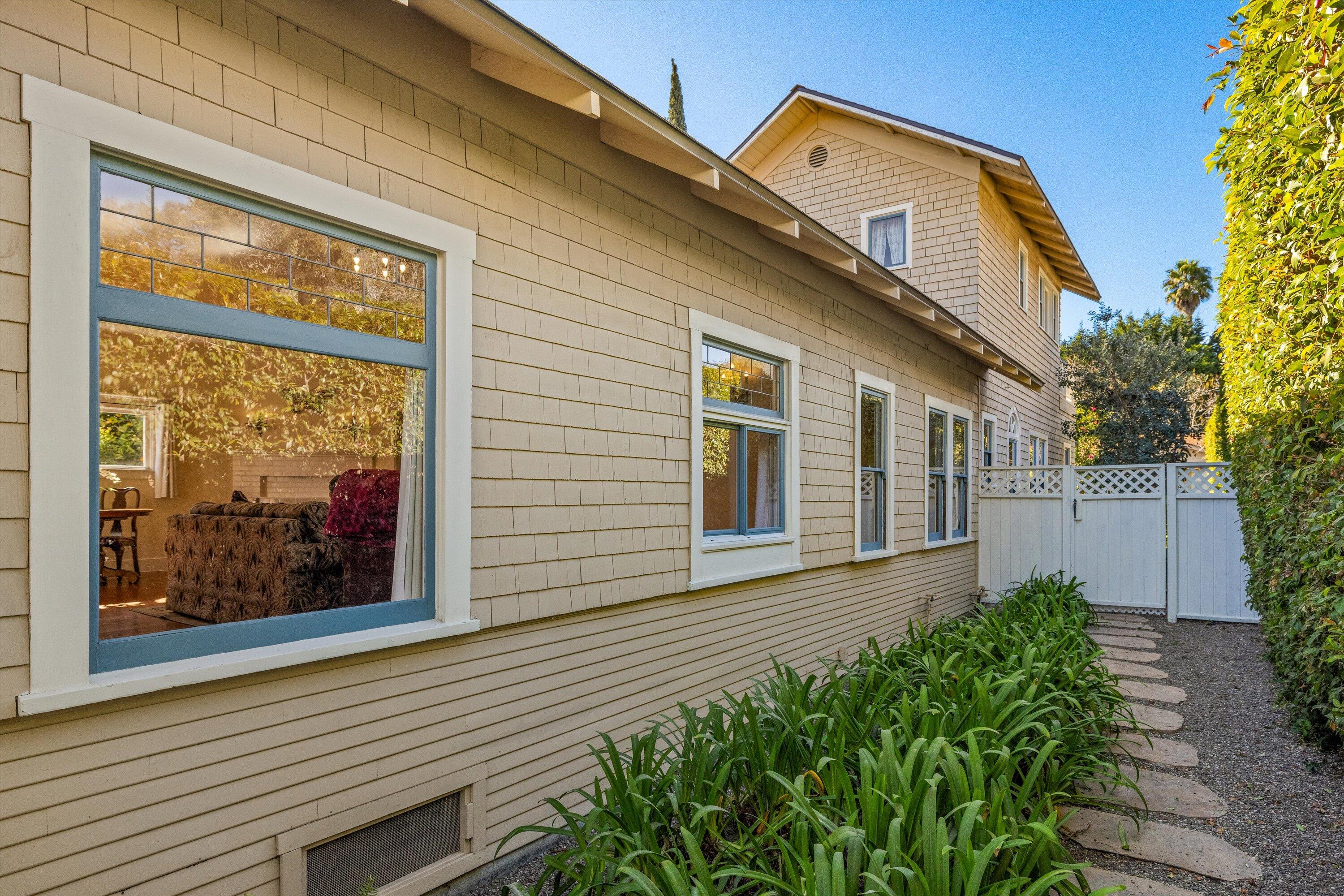 426 W Los Olivos Street