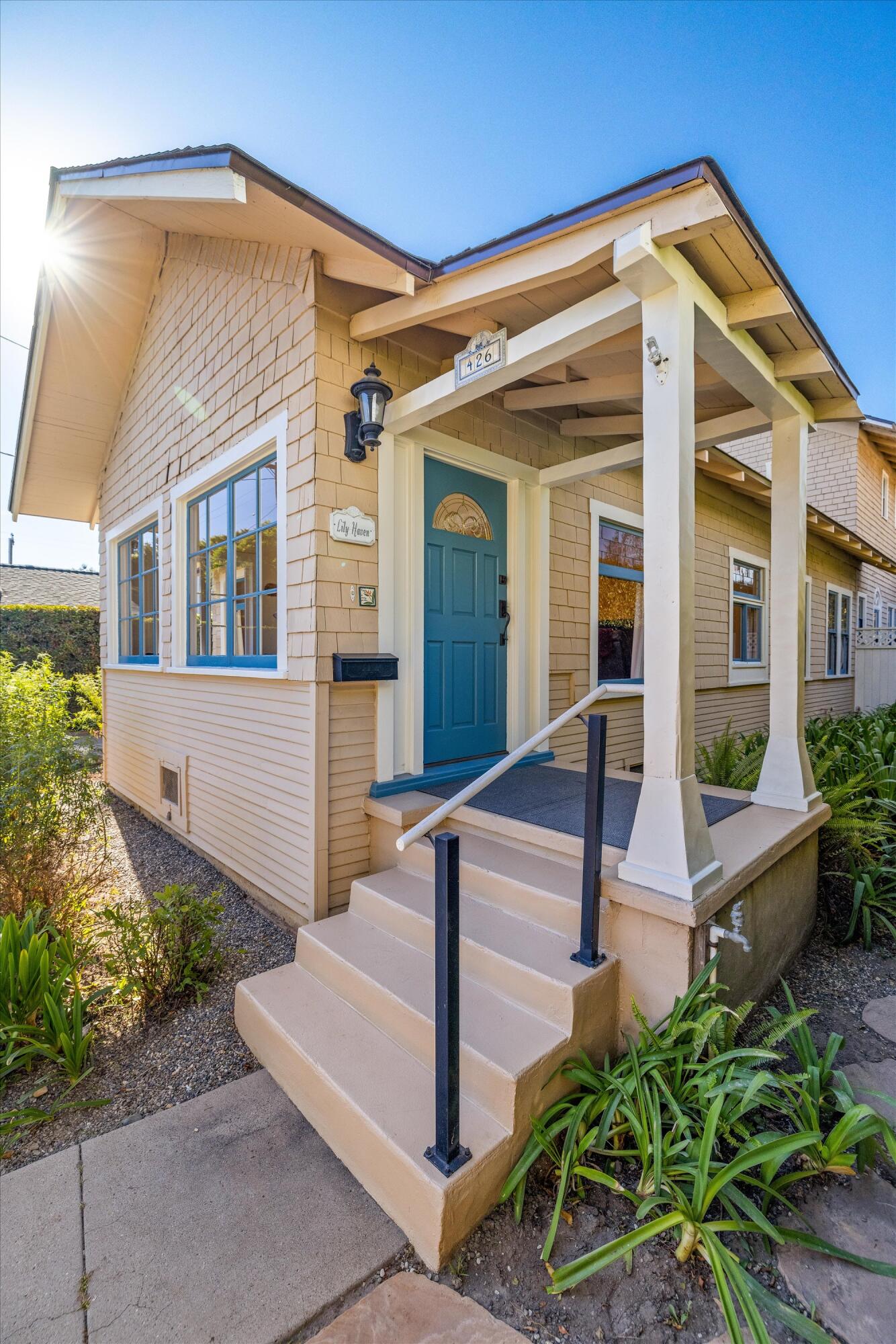 426 W Los Olivos Street