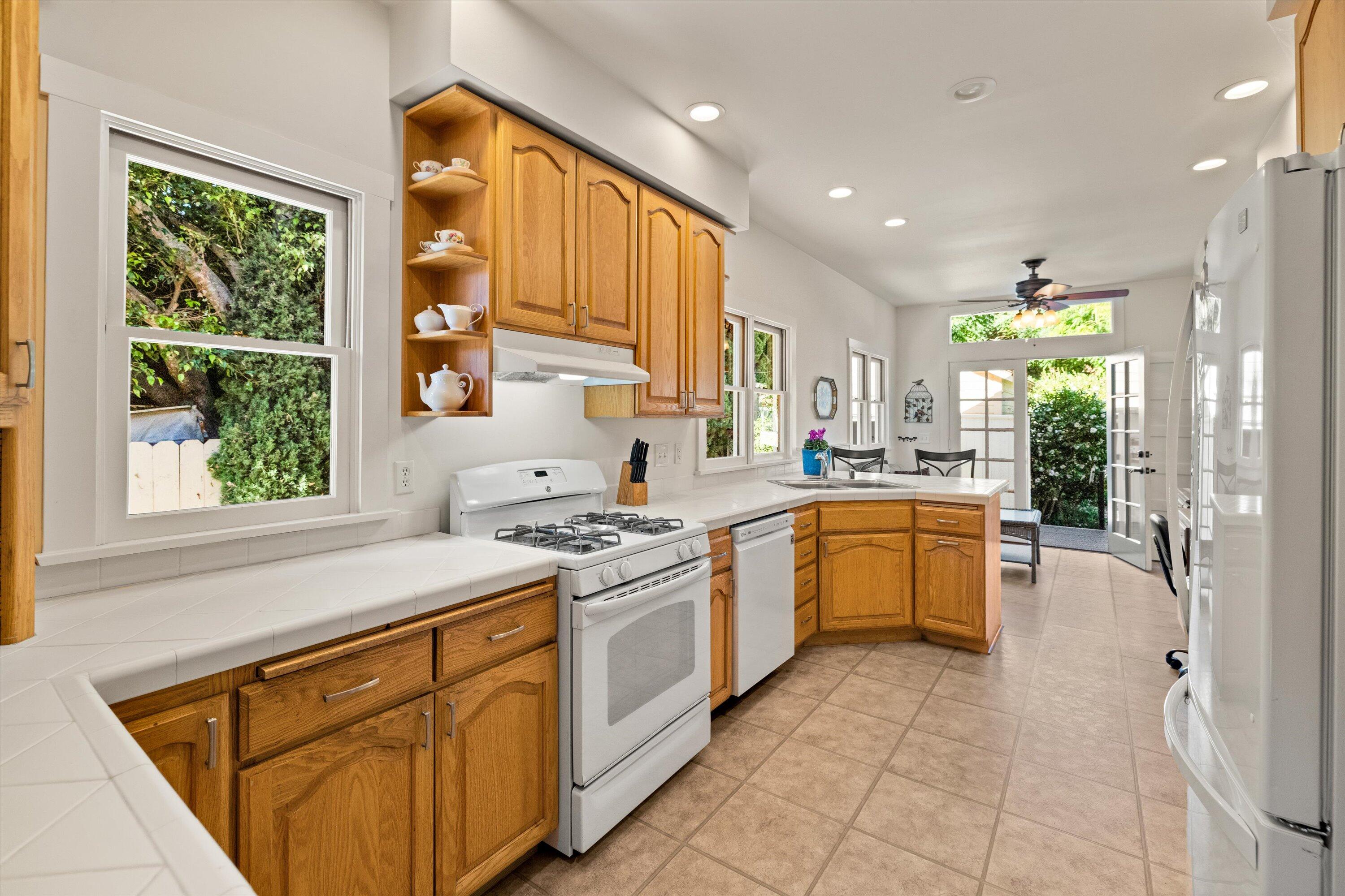 426 W Los Olivos Street
