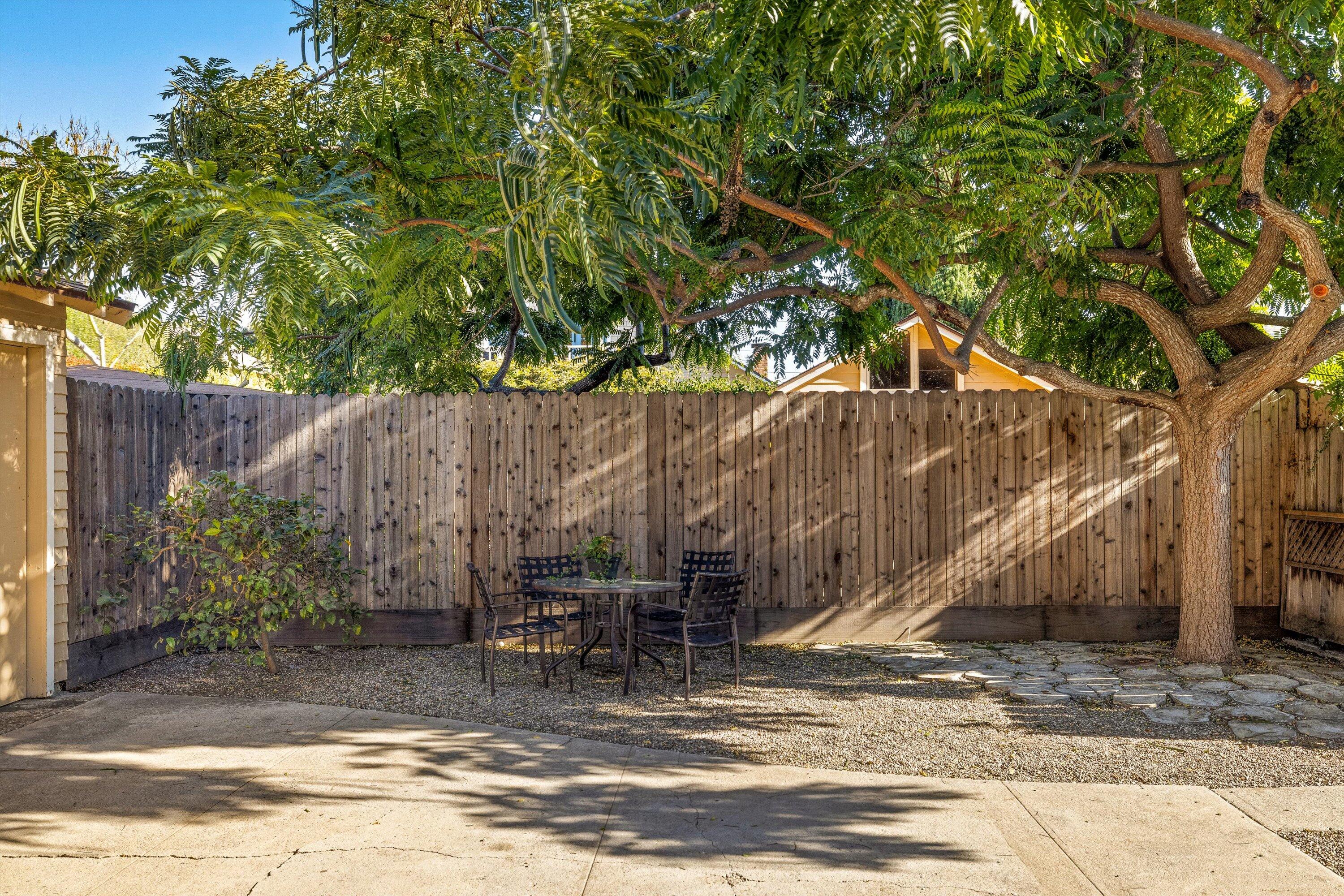 426 W Los Olivos Street