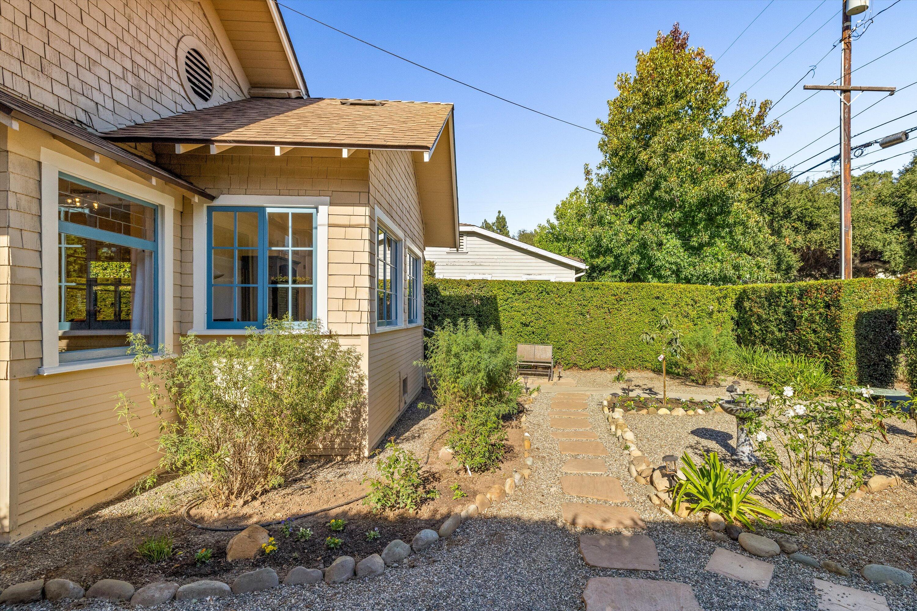 426 W Los Olivos Street