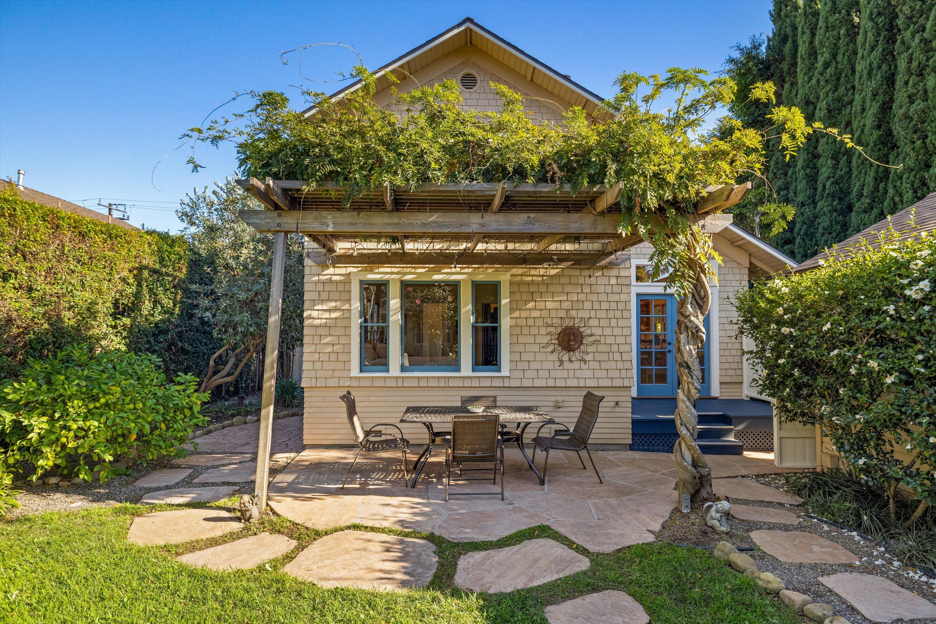 426 W Los Olivos Street