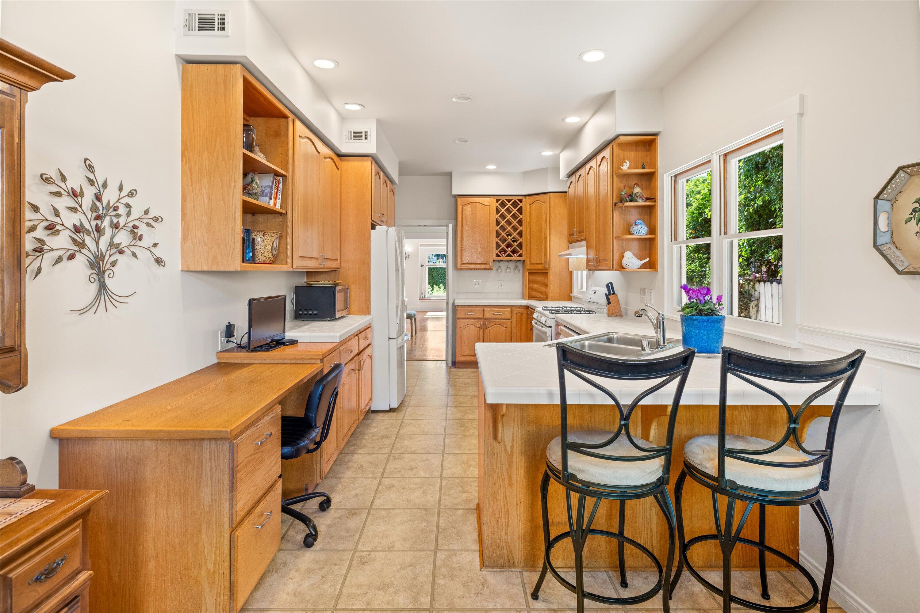 426 W Los Olivos Street