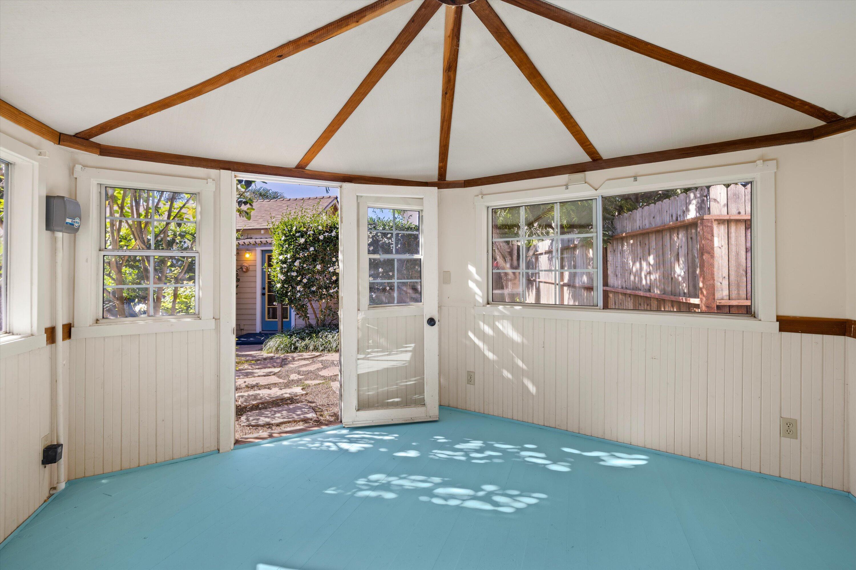426 W Los Olivos Street