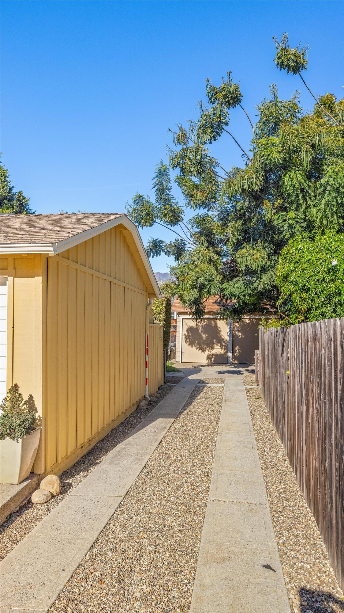 426 W Los Olivos Street