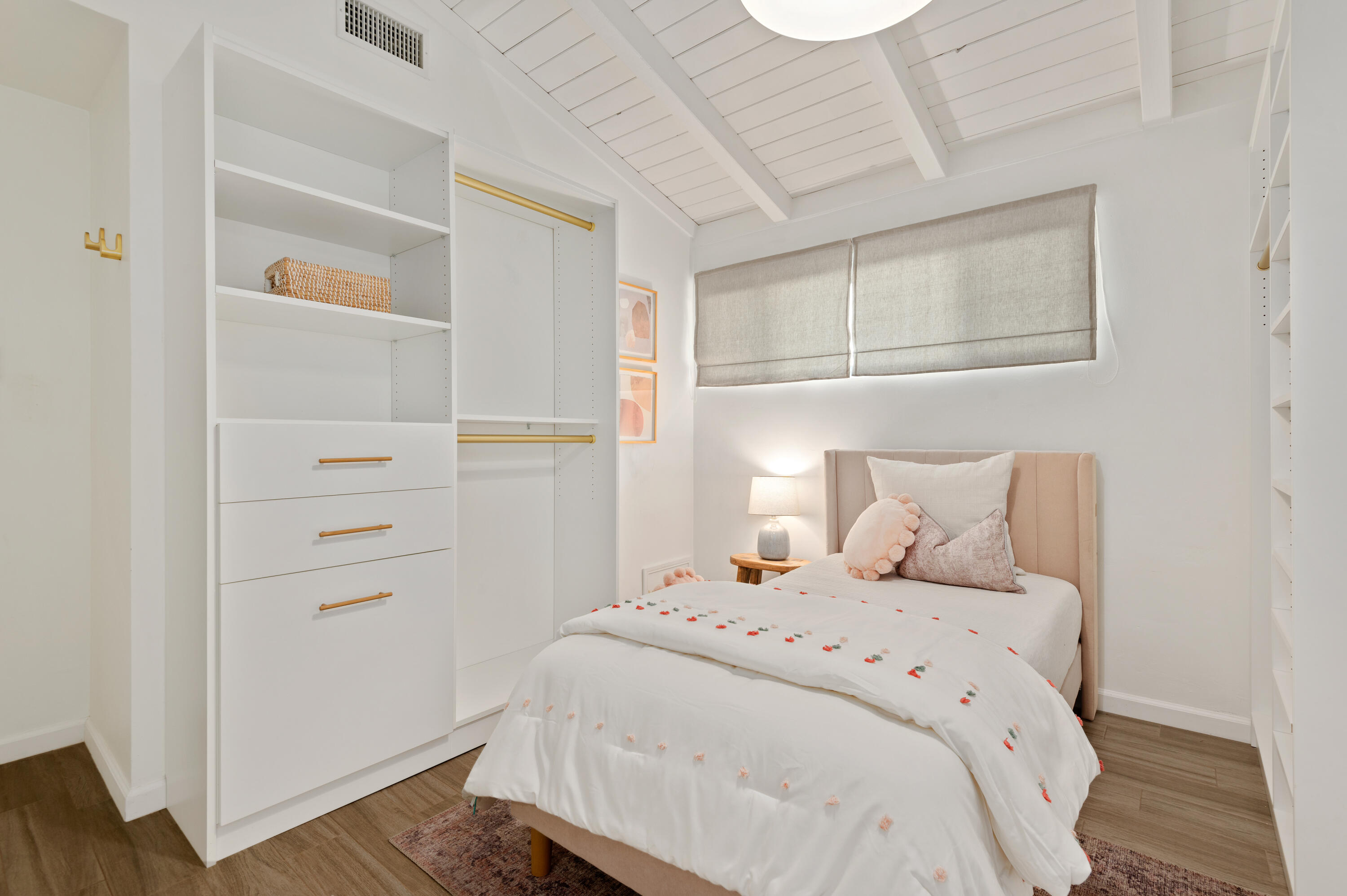 107 Skyline Circle