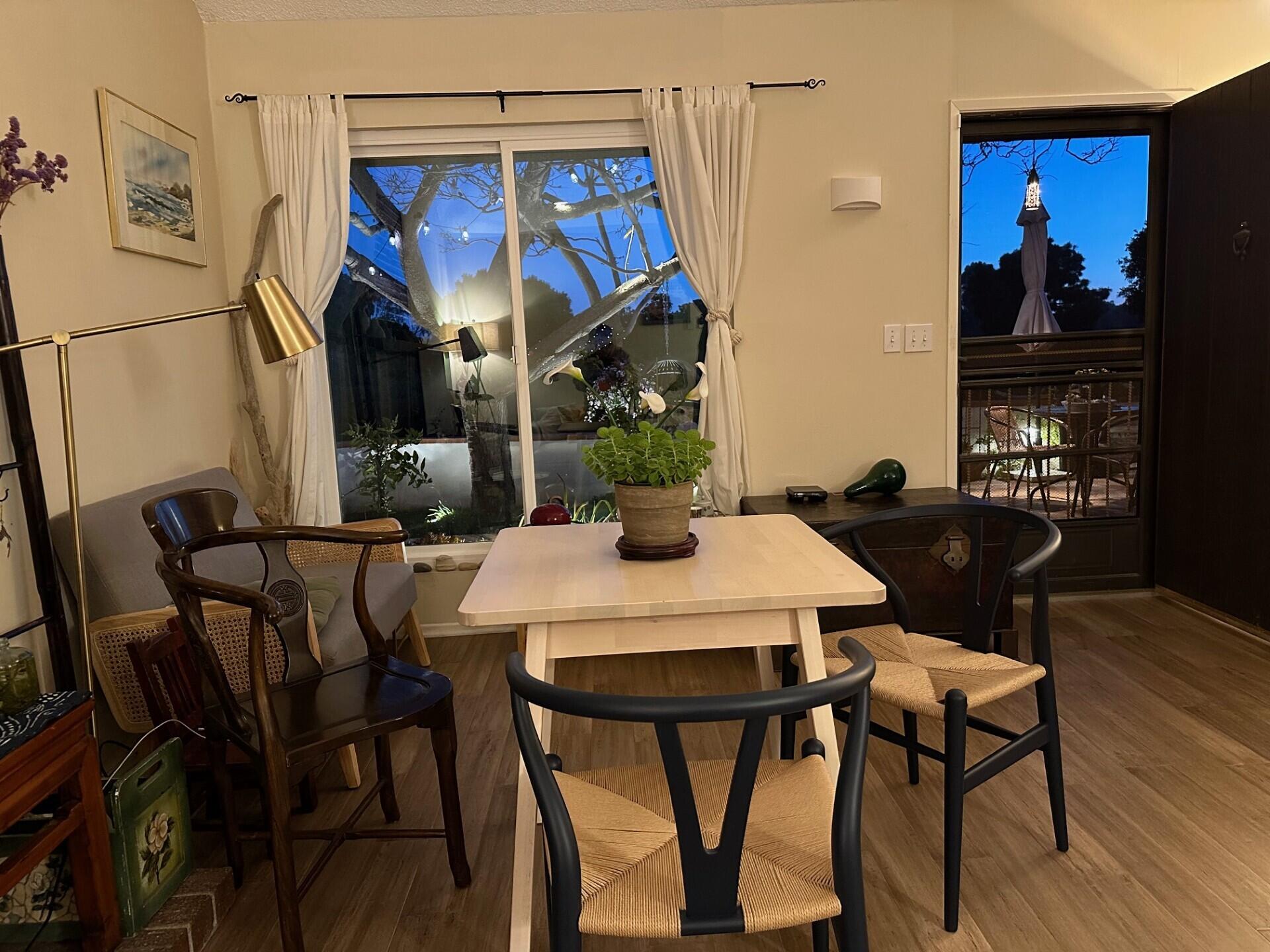 4794 Calle Camarada