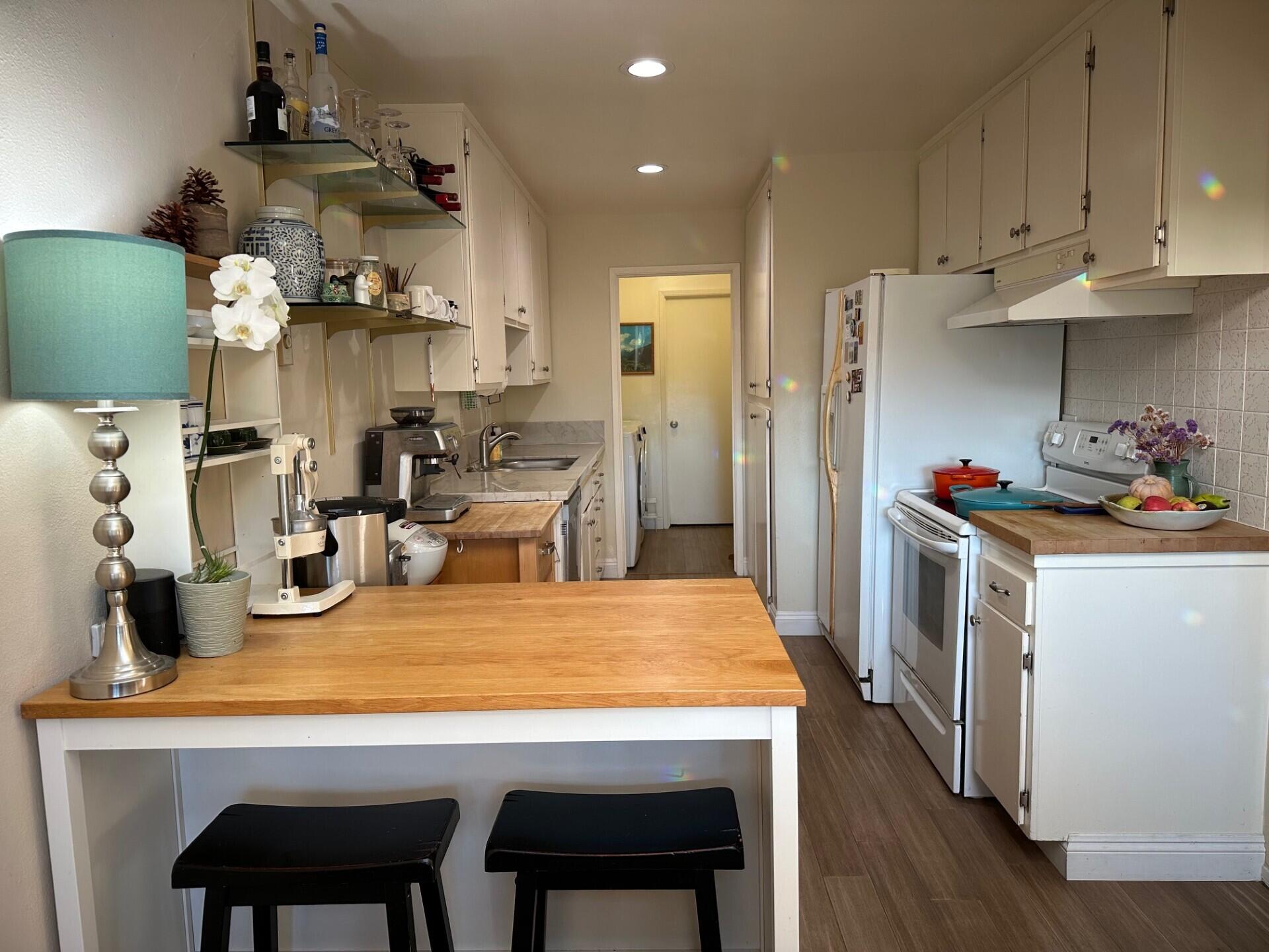 4794 Calle Camarada