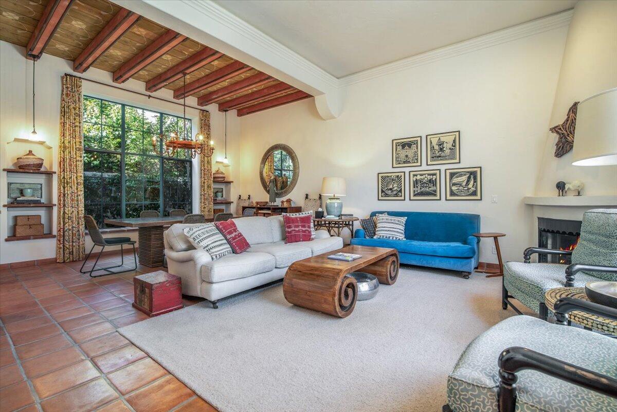 1021 Laguna Street, 7