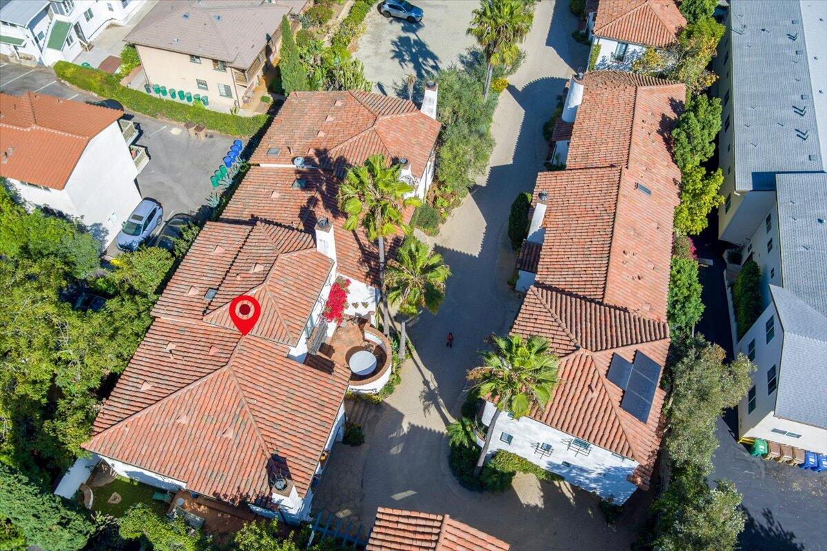 1021 Laguna Street, 7