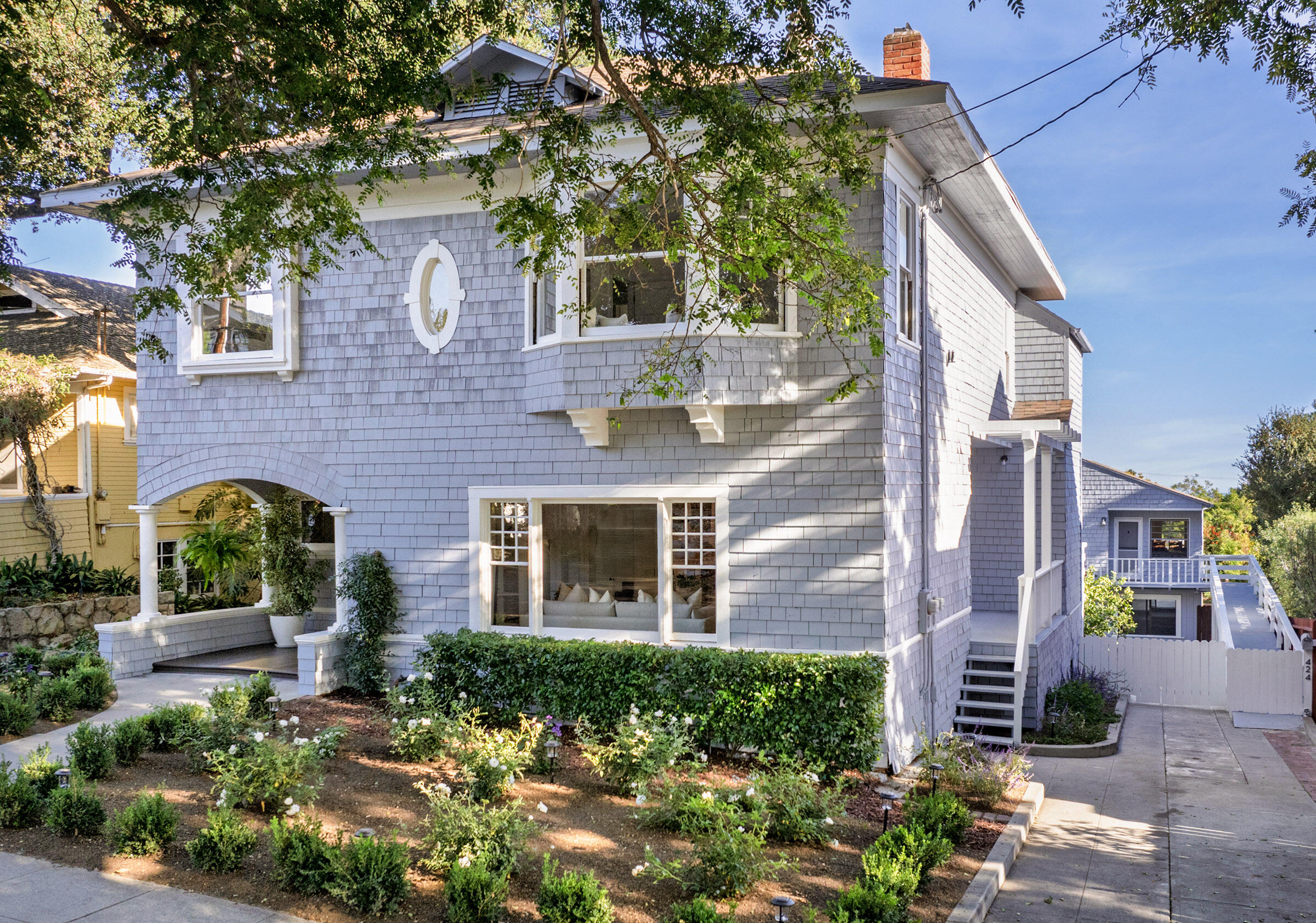 424-426 E Valerio Street