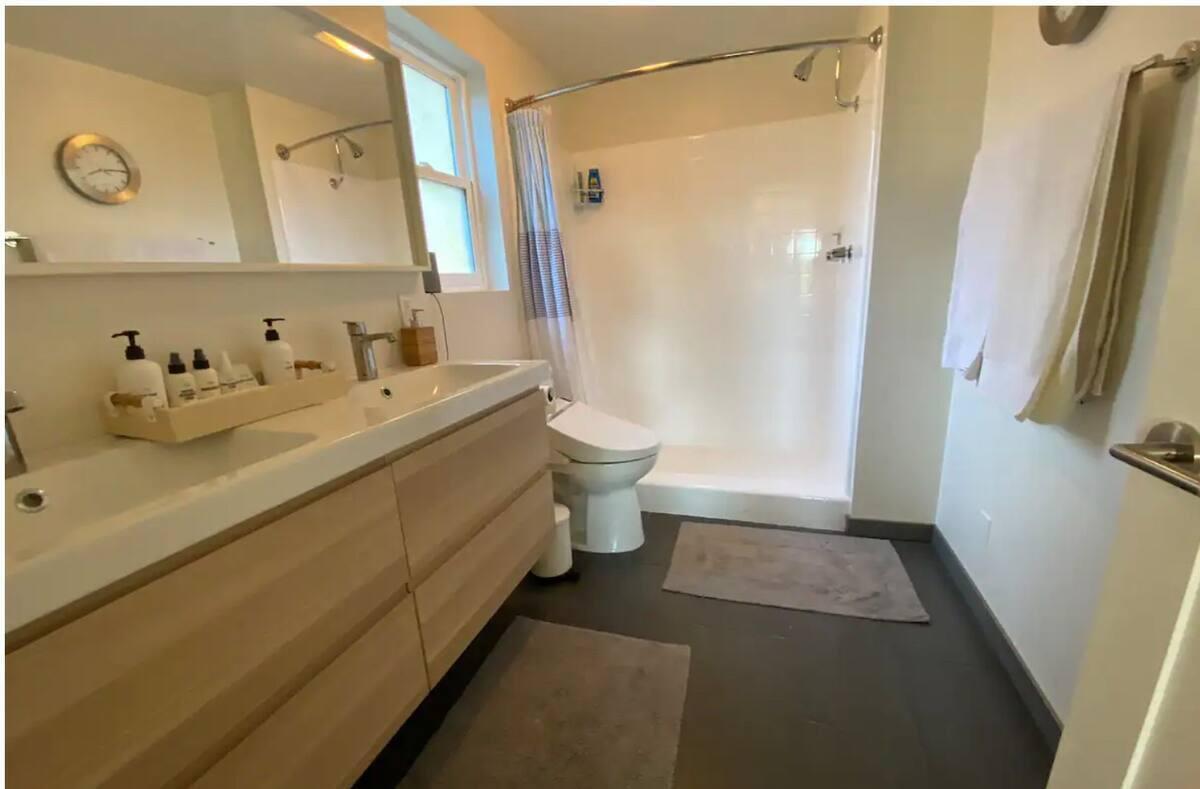 633 Island View Drive