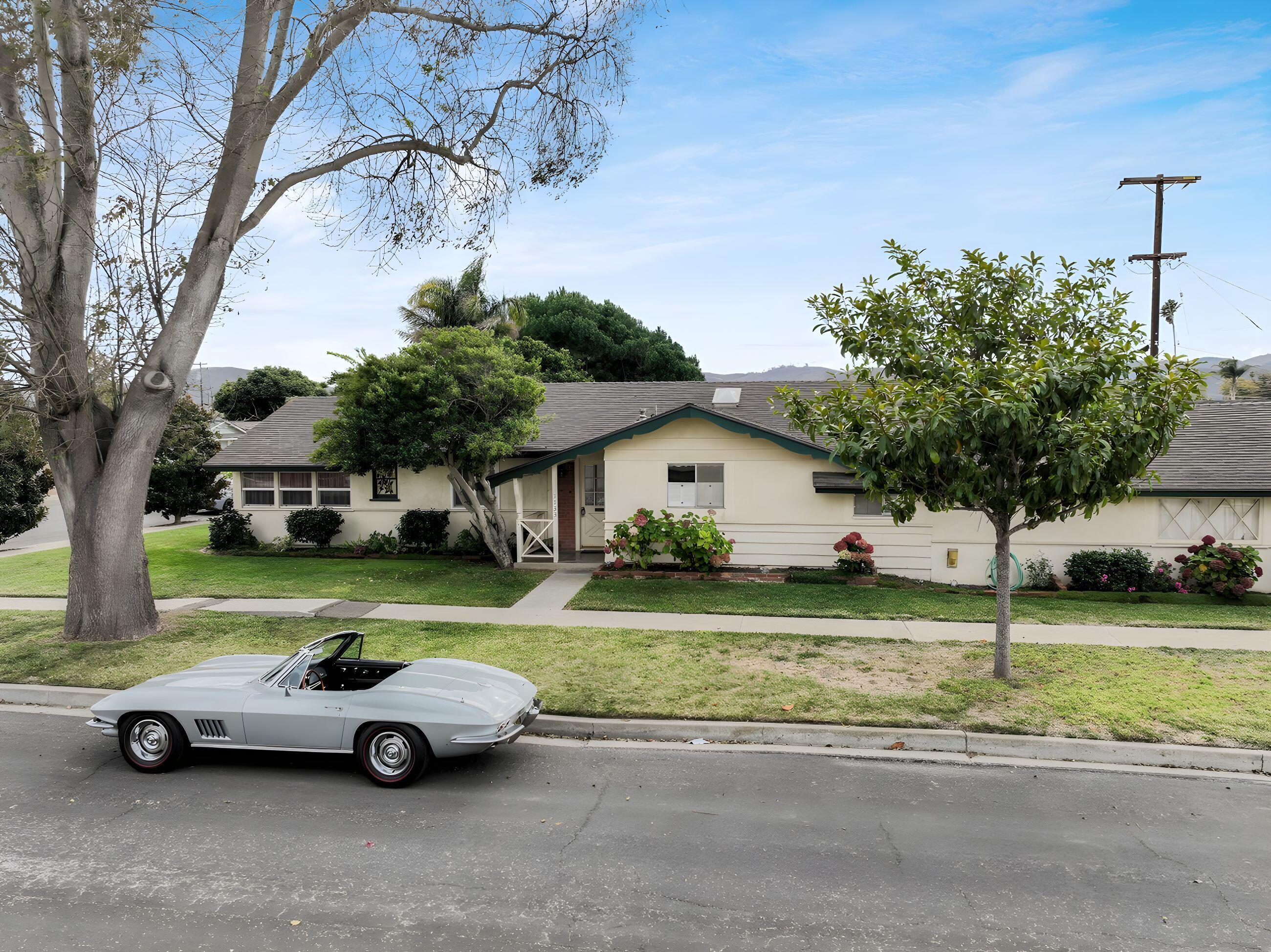 1133 N Gardenia