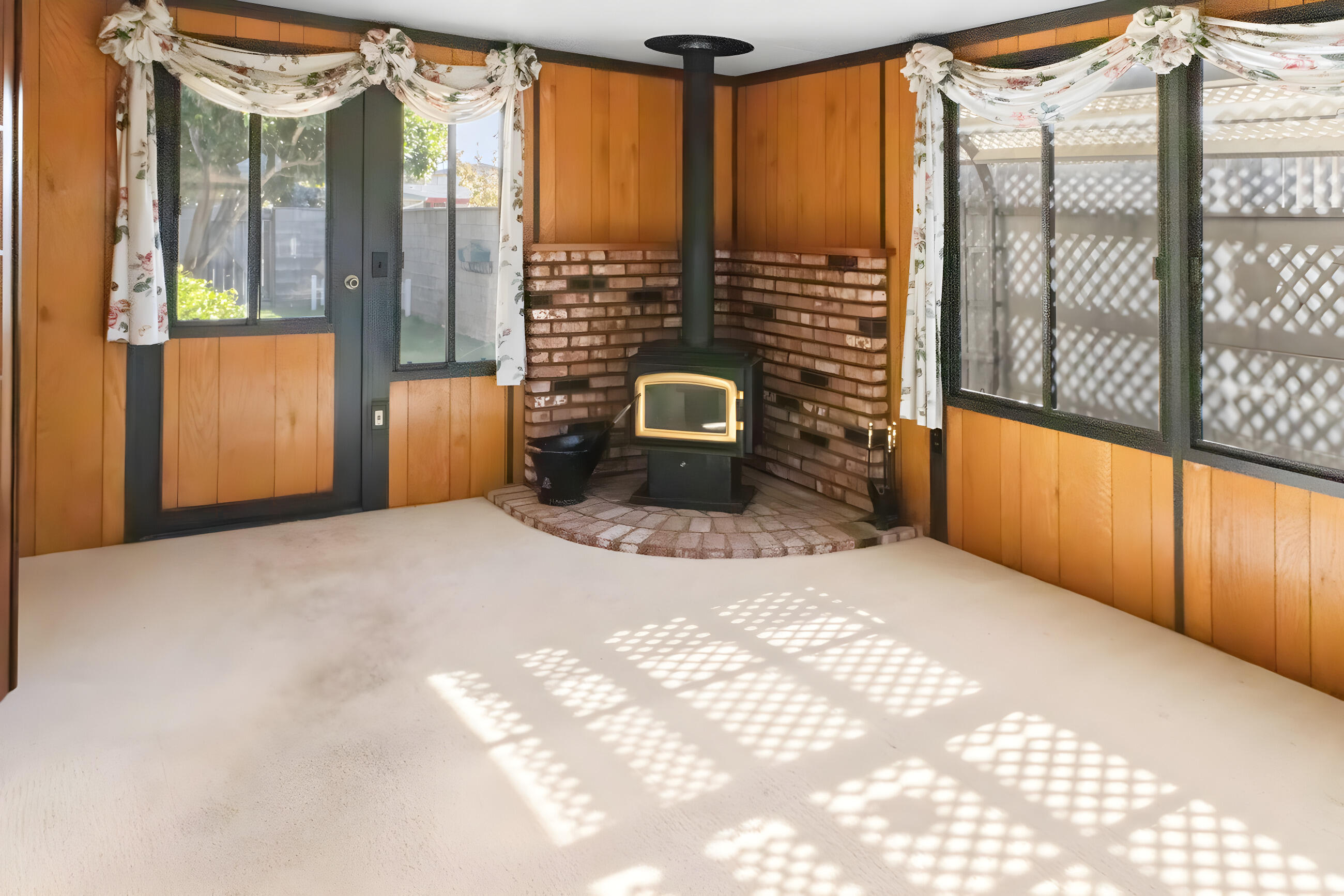 1133 N Gardenia
