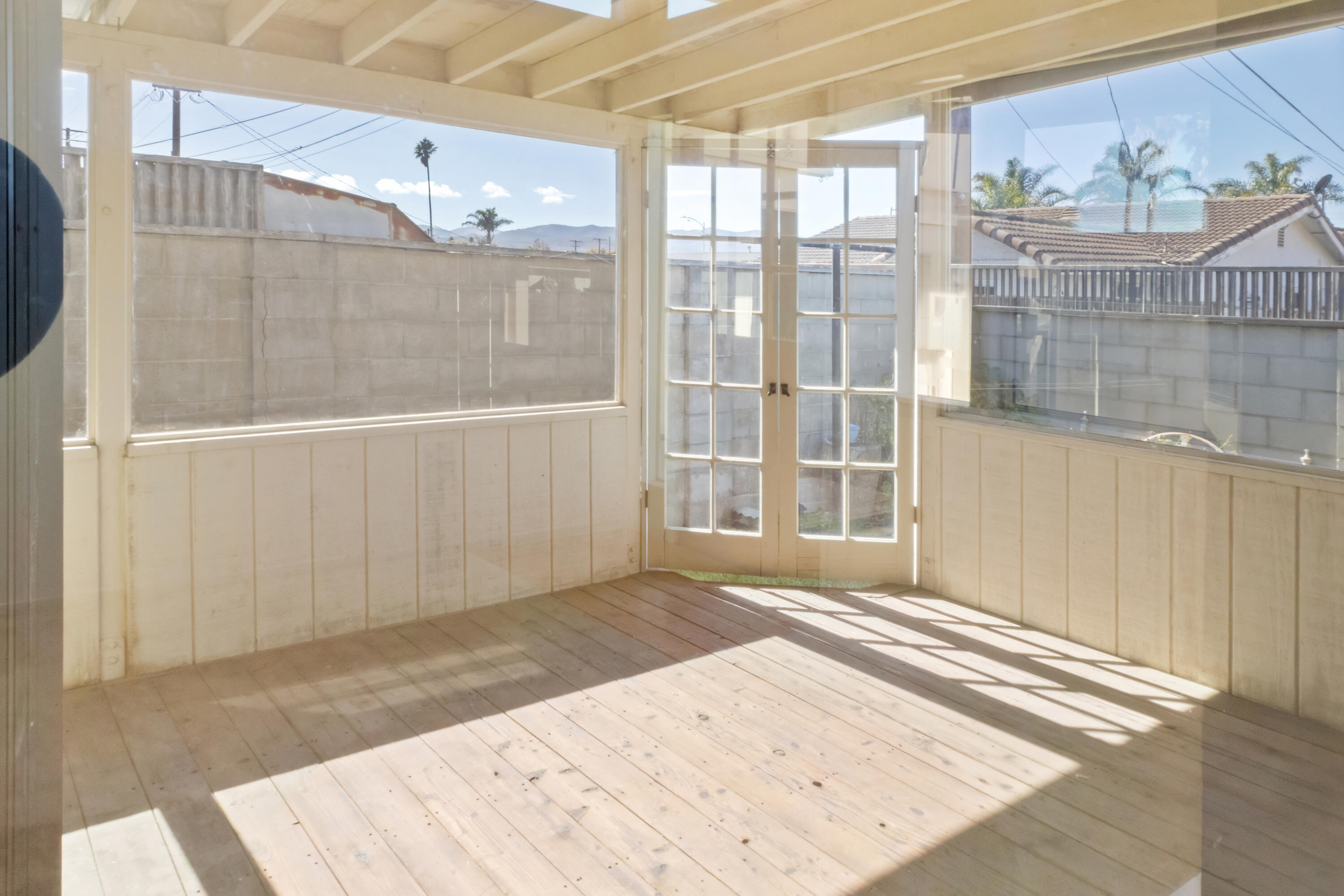 1133 N Gardenia
