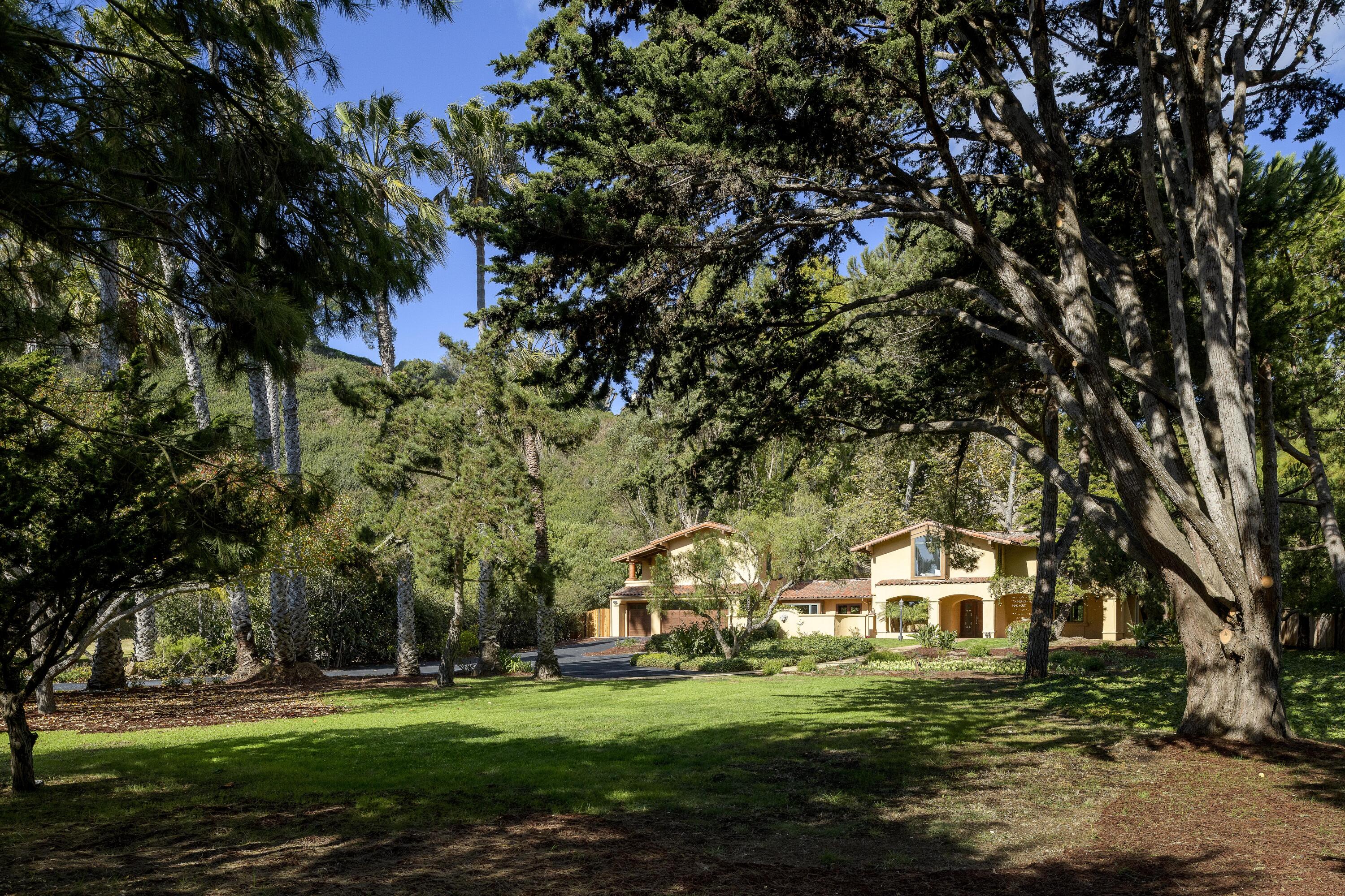 2938 Cliff Drive