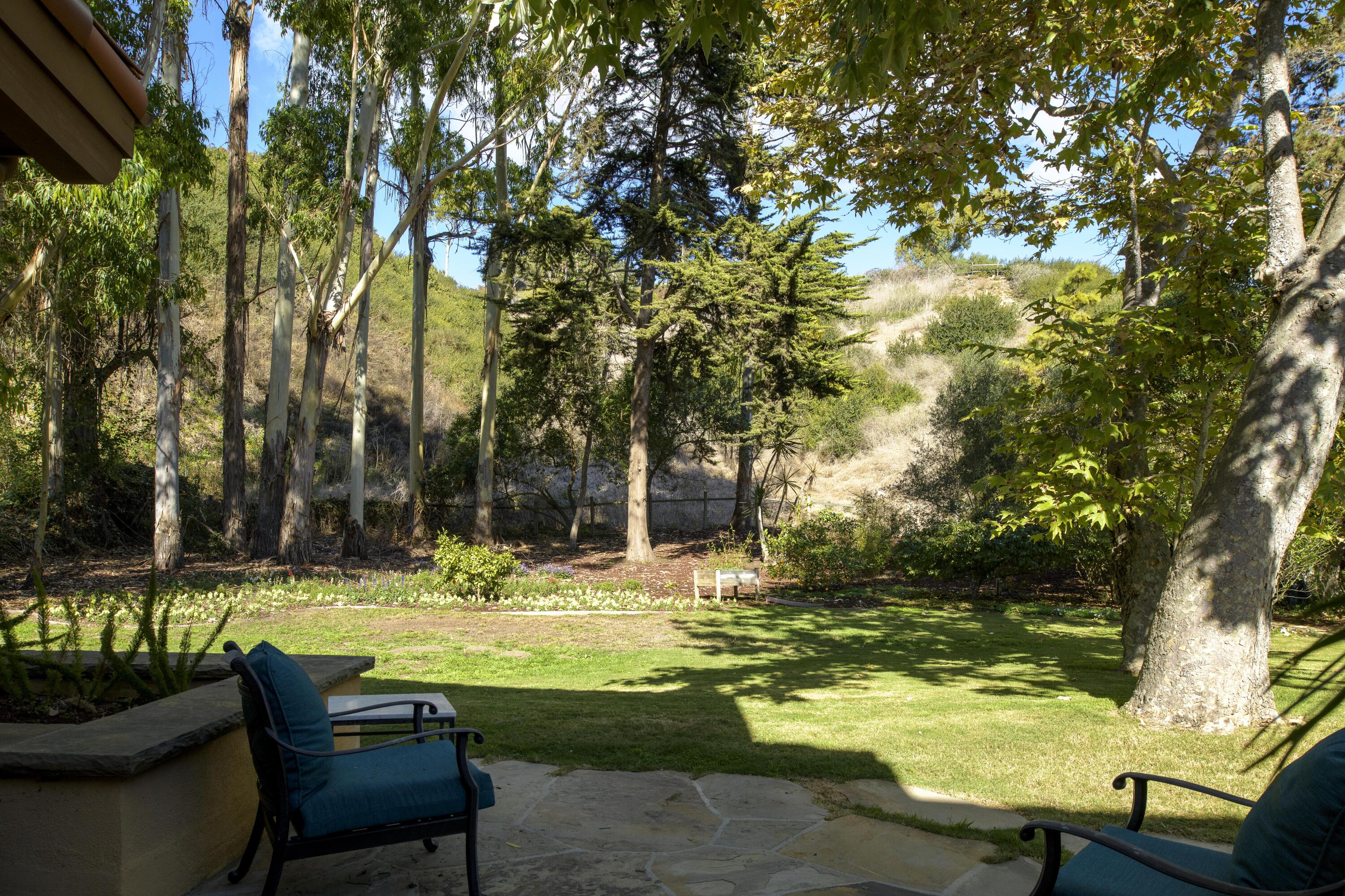 2938 Cliff Drive