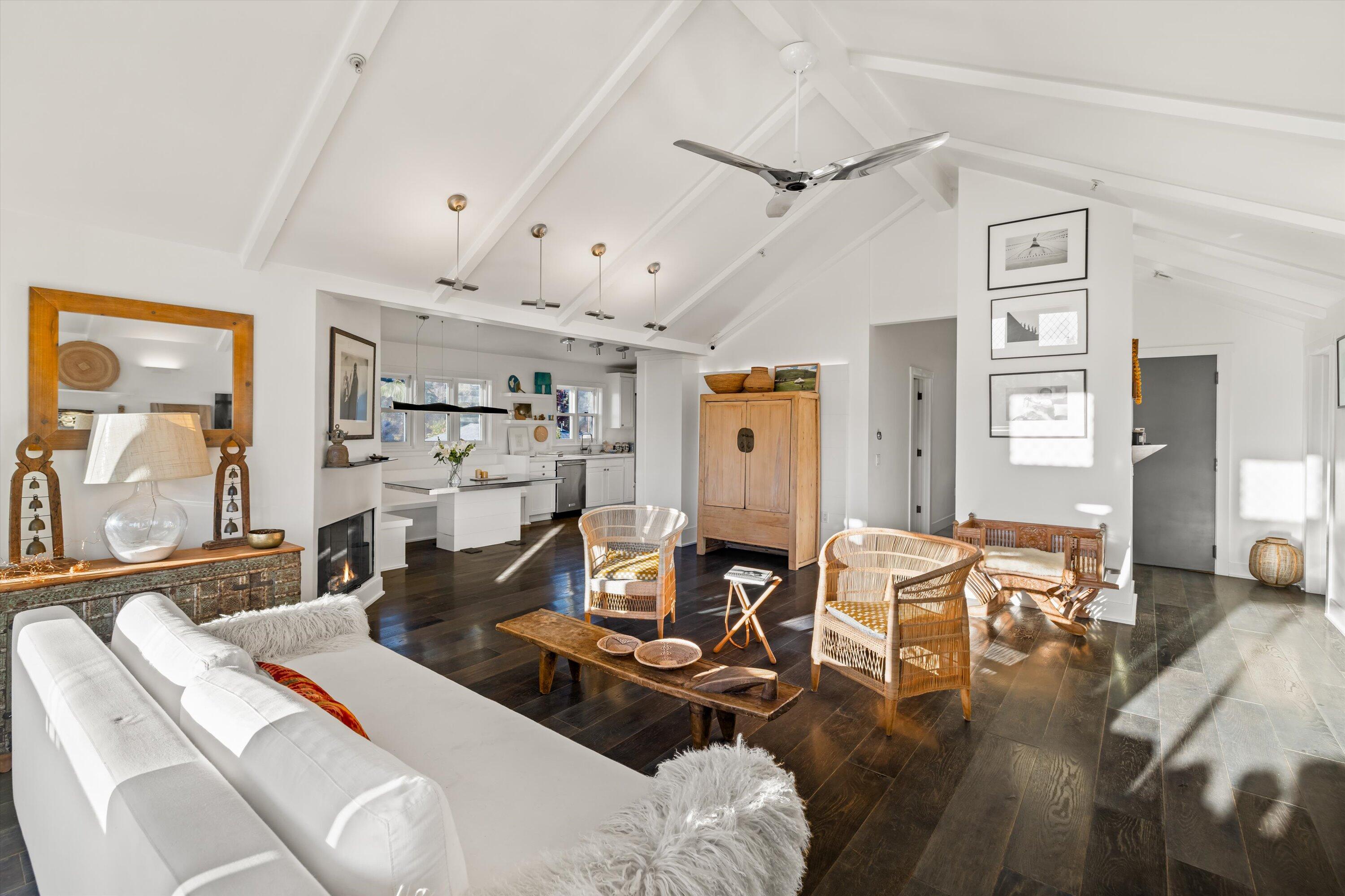 1227 De La Vina Street Unit C