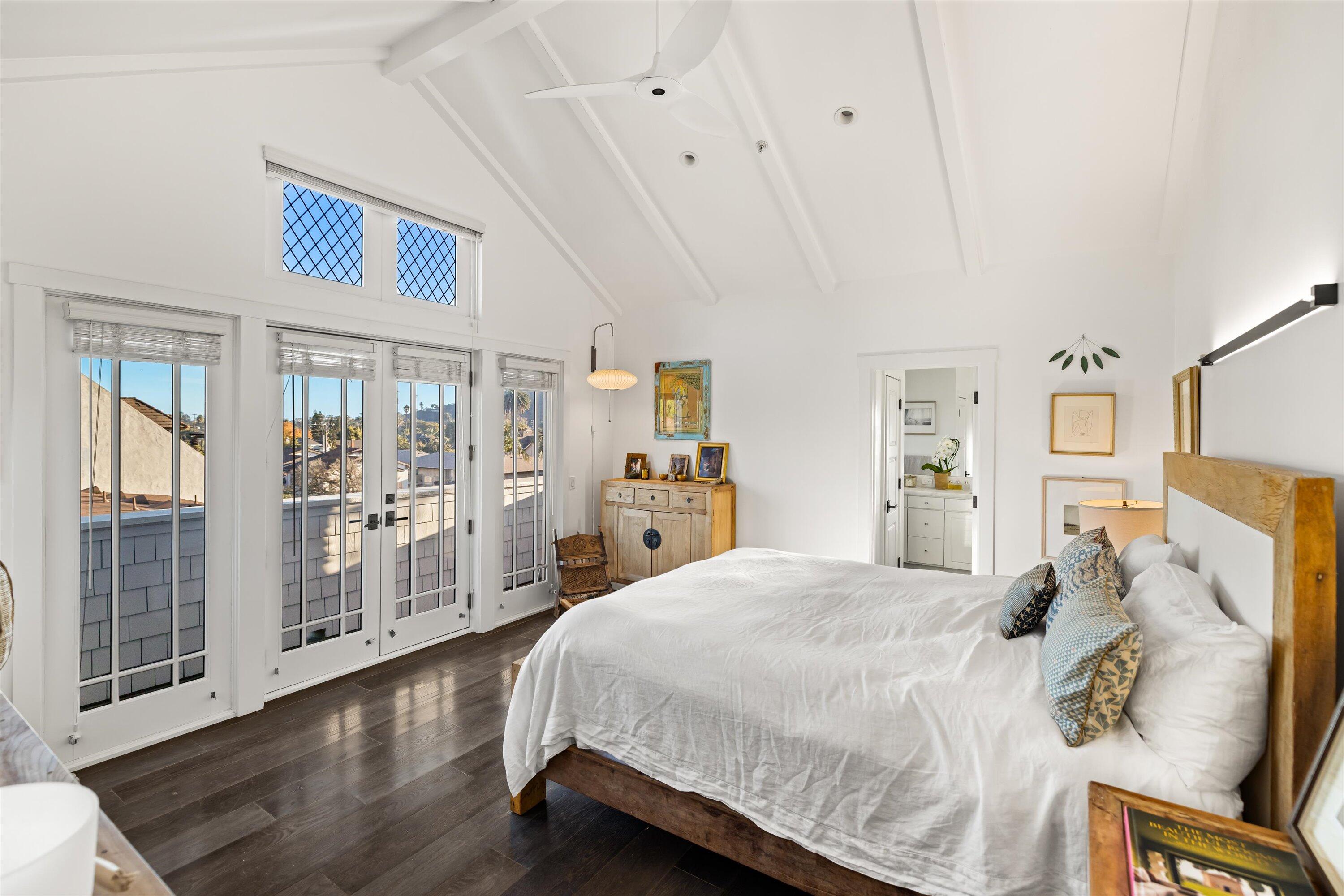 1227 De La Vina Street Unit C