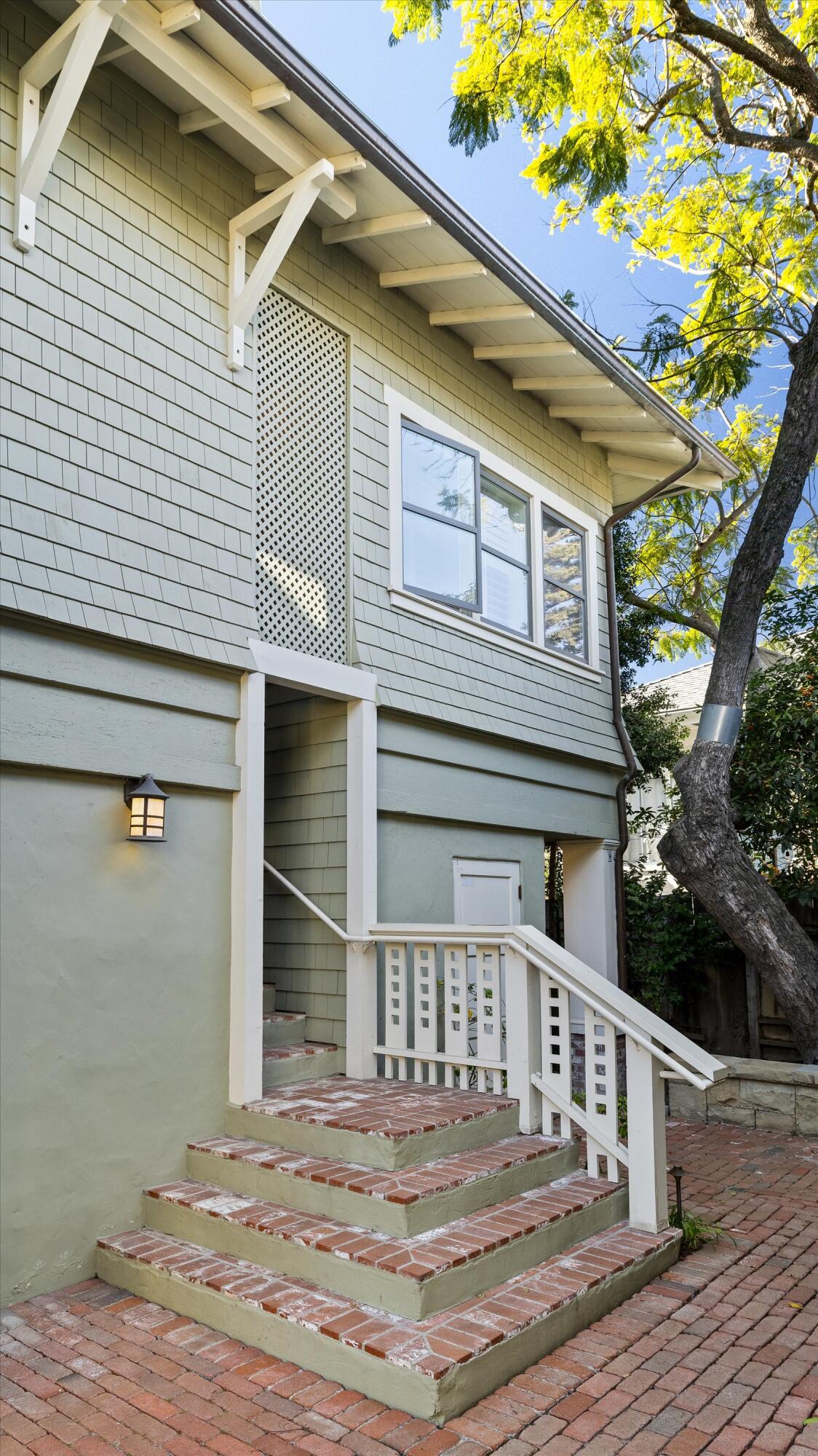 1227 De La Vina Street Unit C