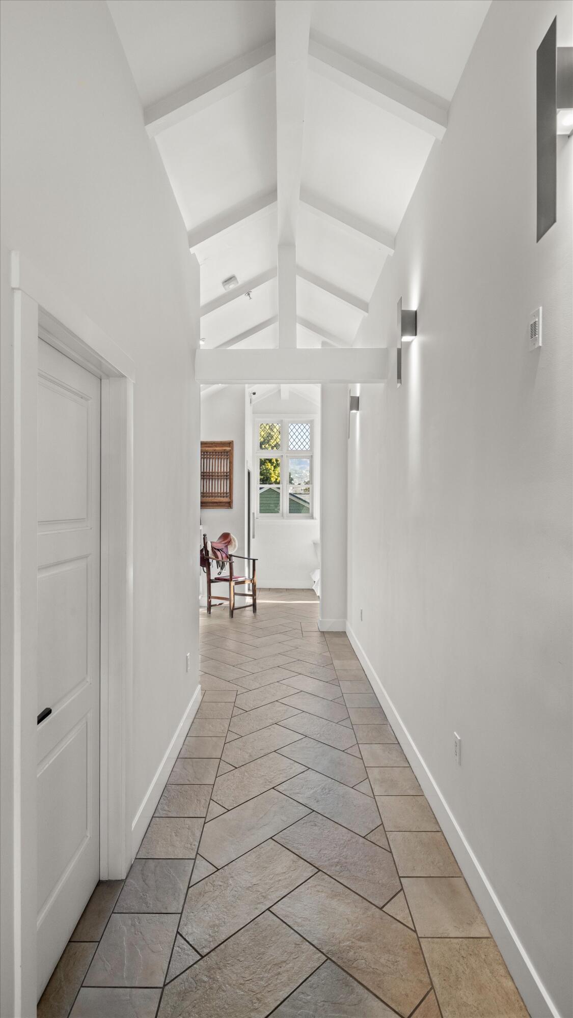 1227 De La Vina Street Unit C