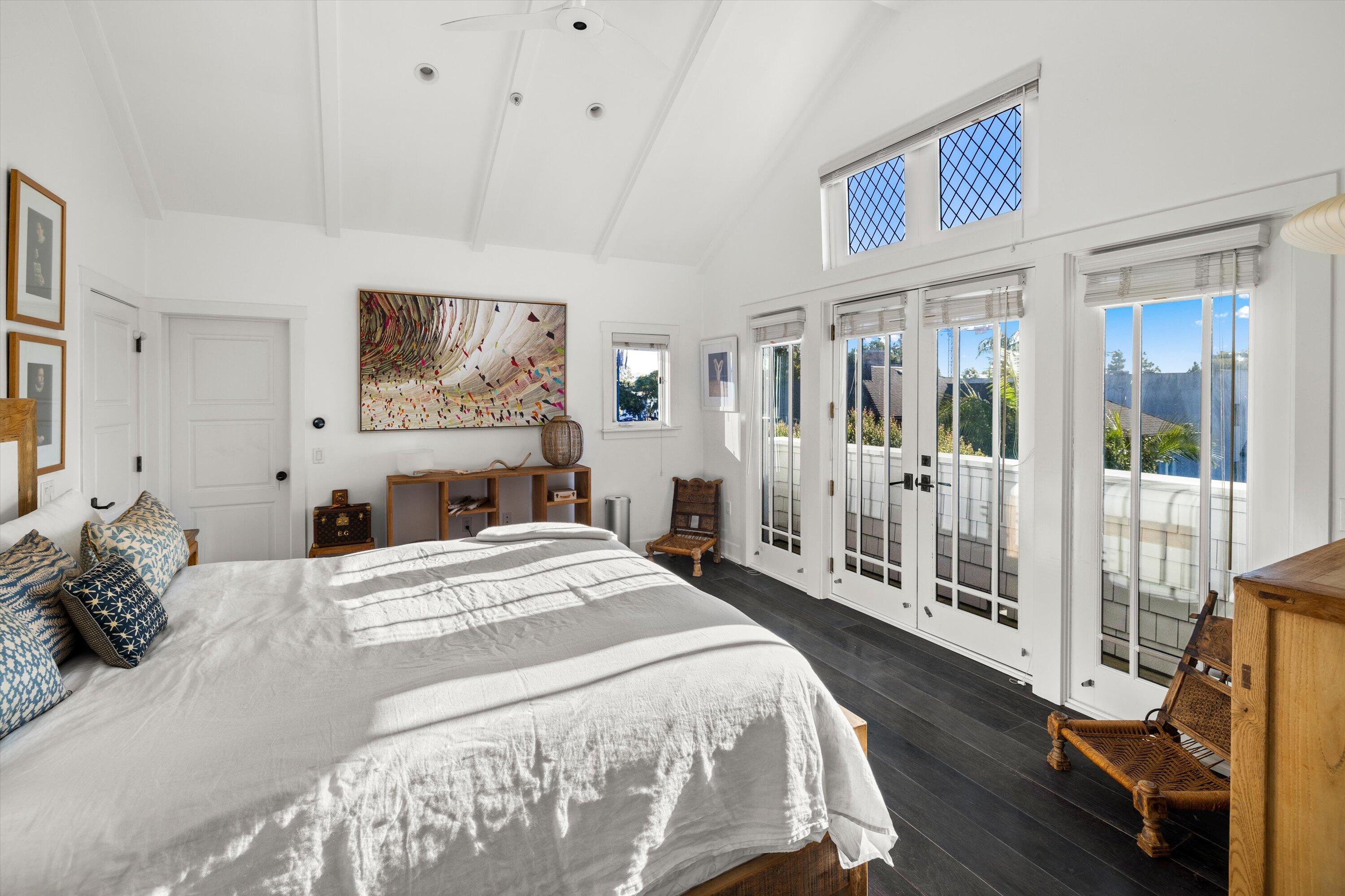 1227 De La Vina Street Unit C