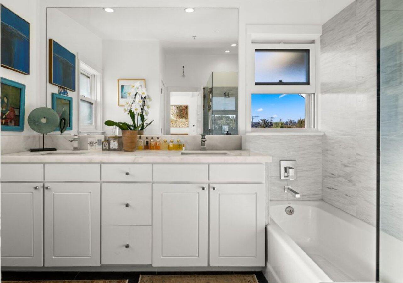 1227 De La Vina Street Unit C