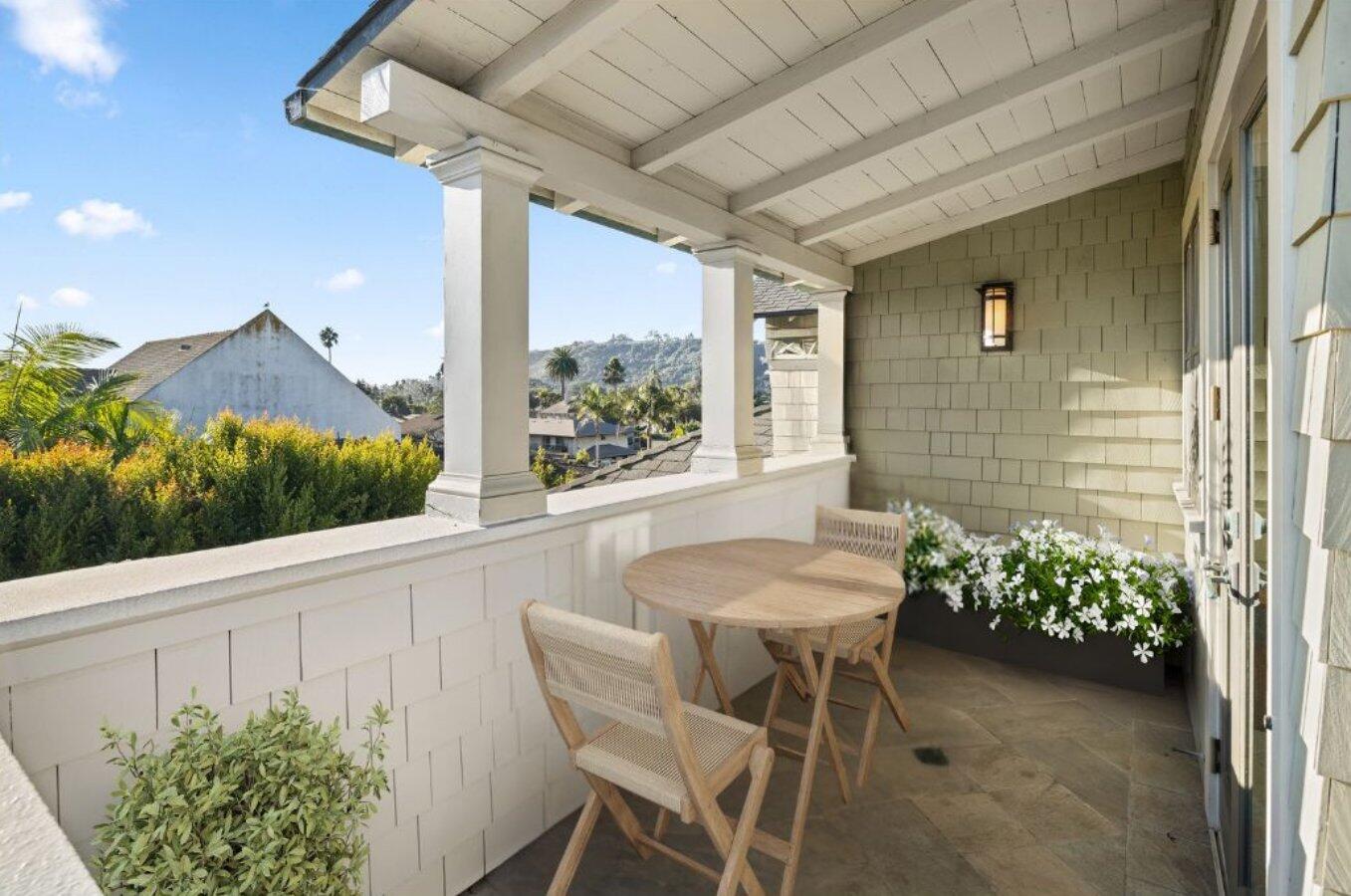 1227 De La Vina Street Unit C