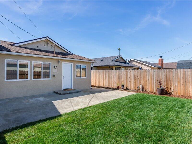 1217 E Peach Avenue