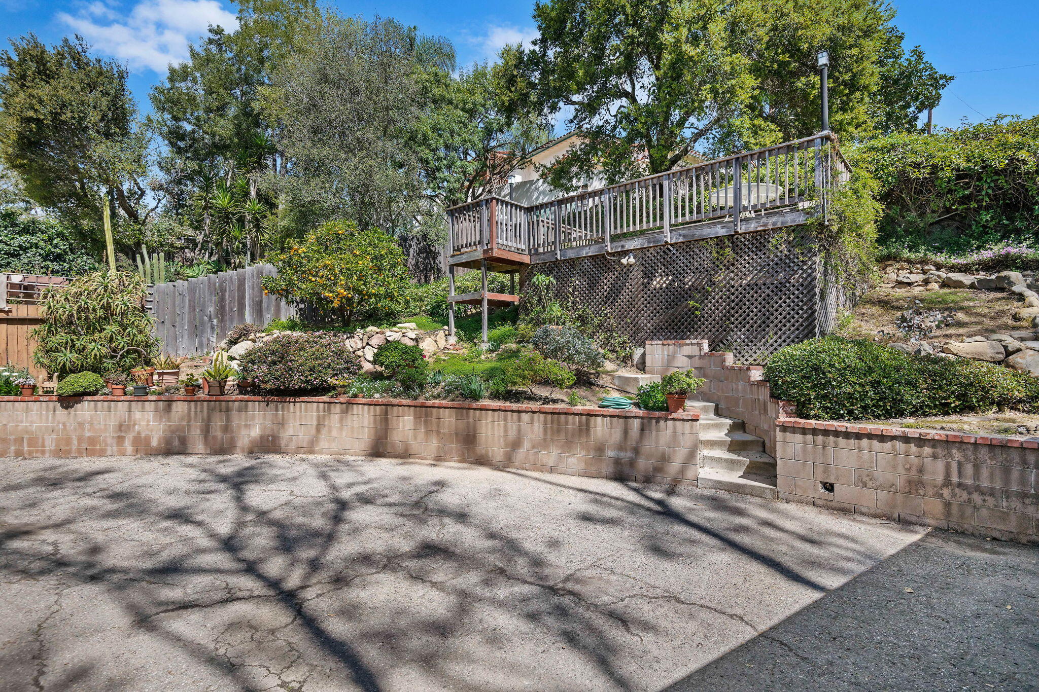 2512-2514 Treasure Drive