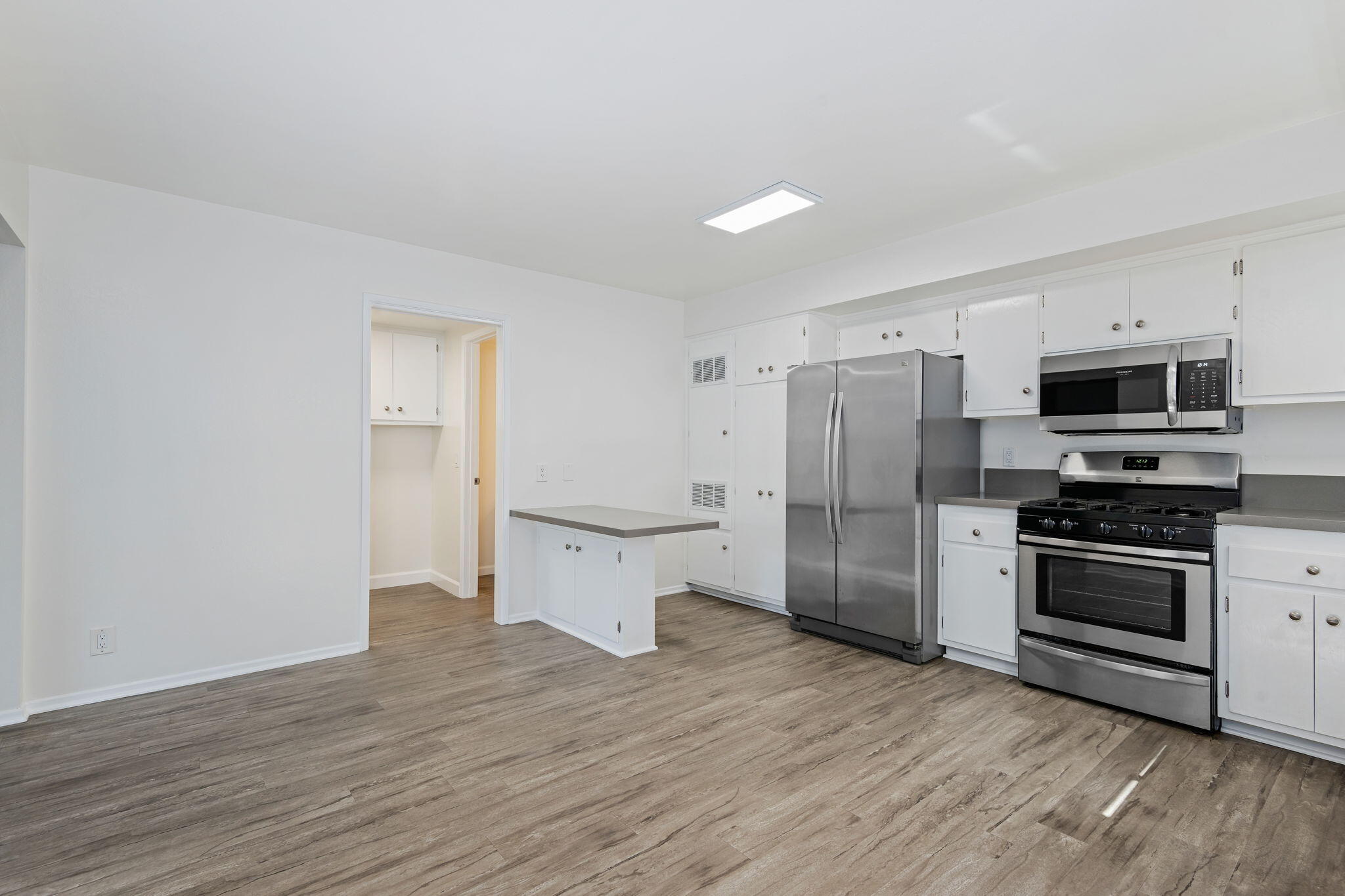 2512-2514 Treasure Drive
