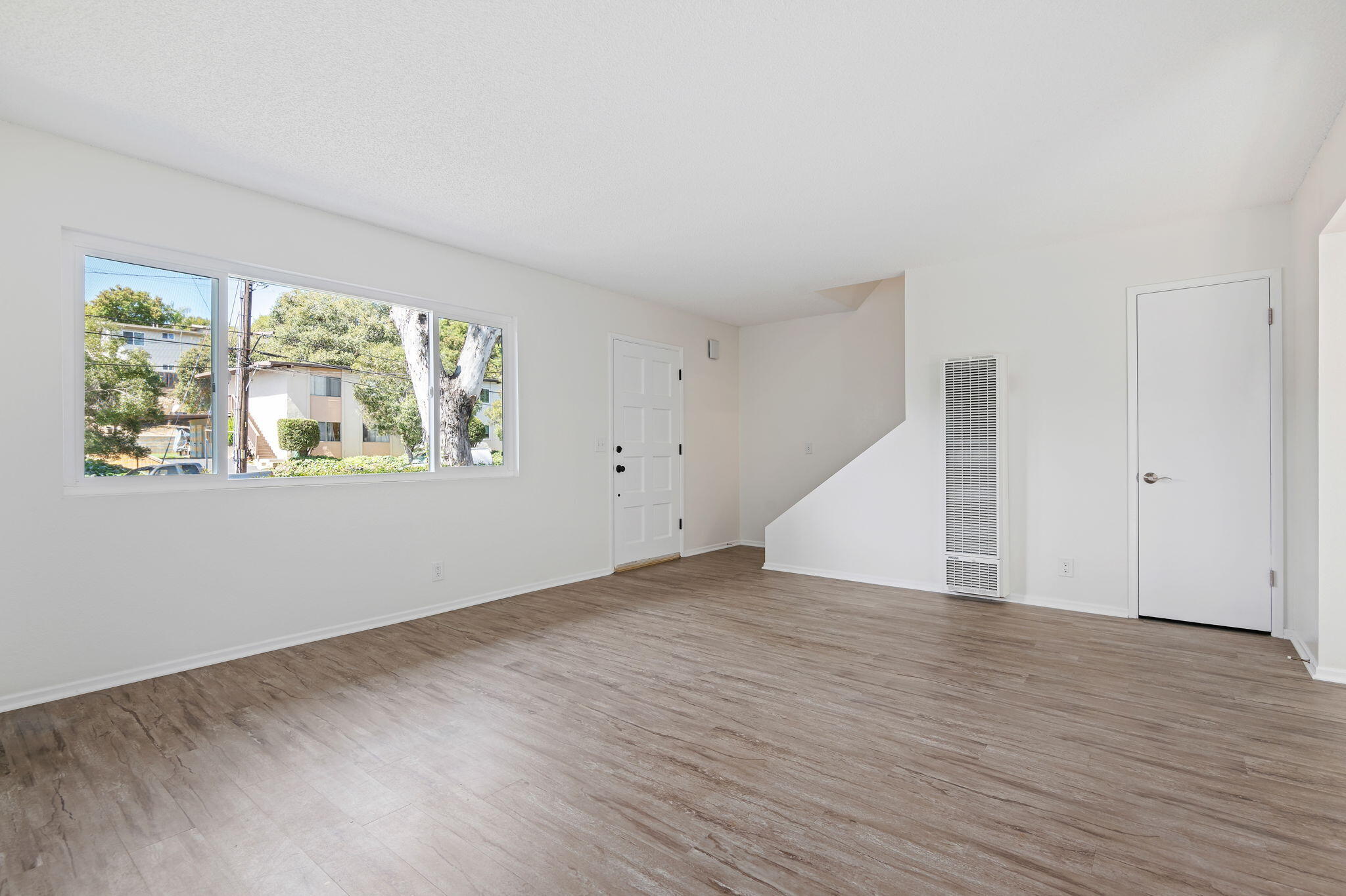 2512-2514 Treasure Drive