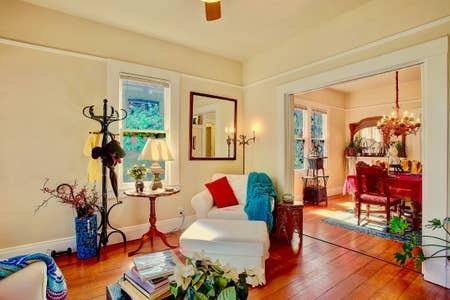 128 W W De La Guerra St Street