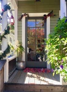128 W W De La Guerra St Street