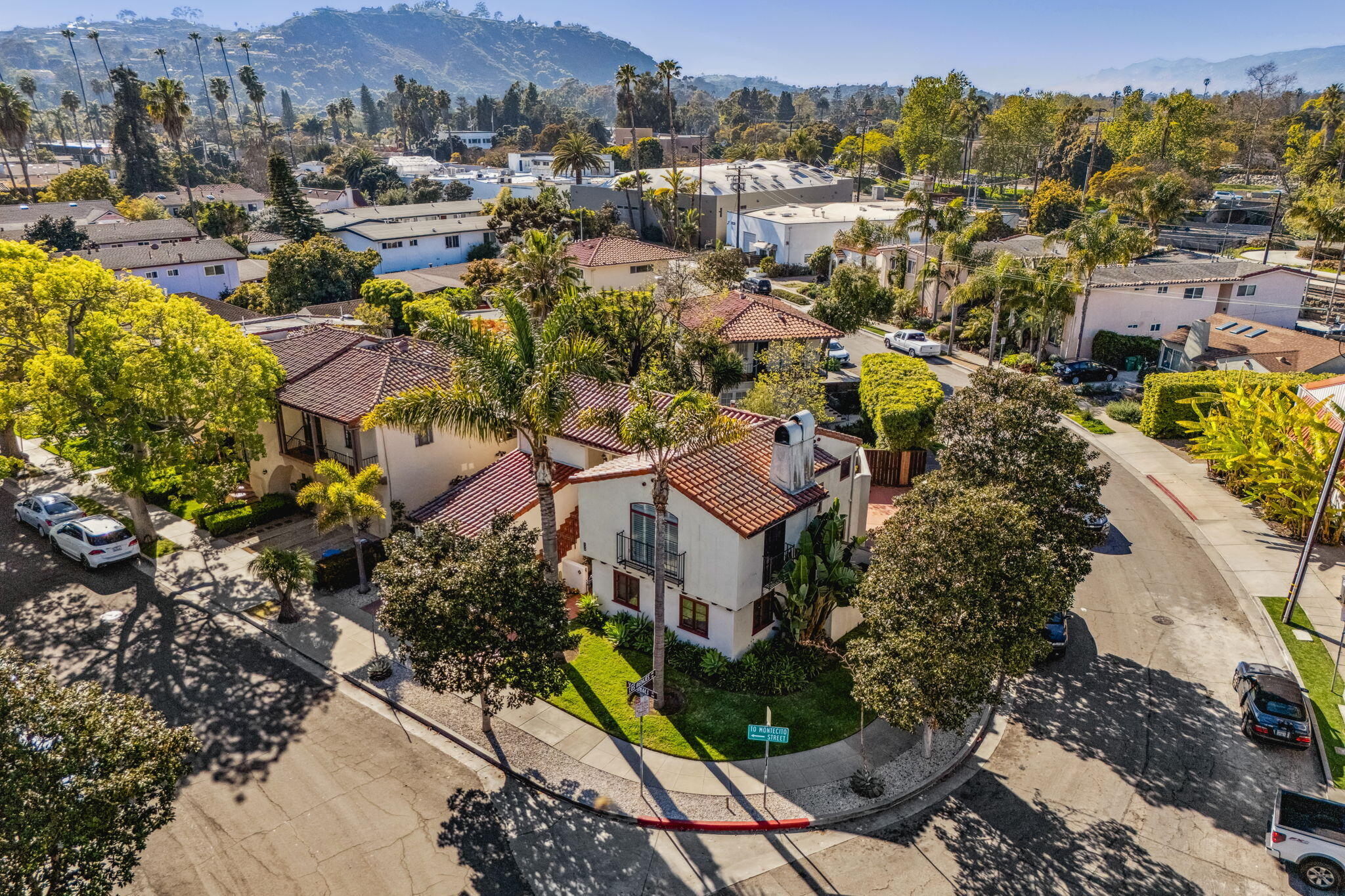 128 W Yanonali Street Street