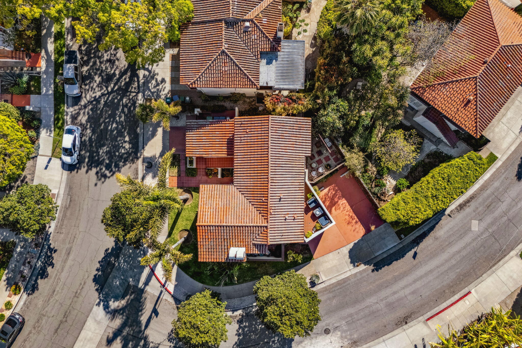 128 W Yanonali Street